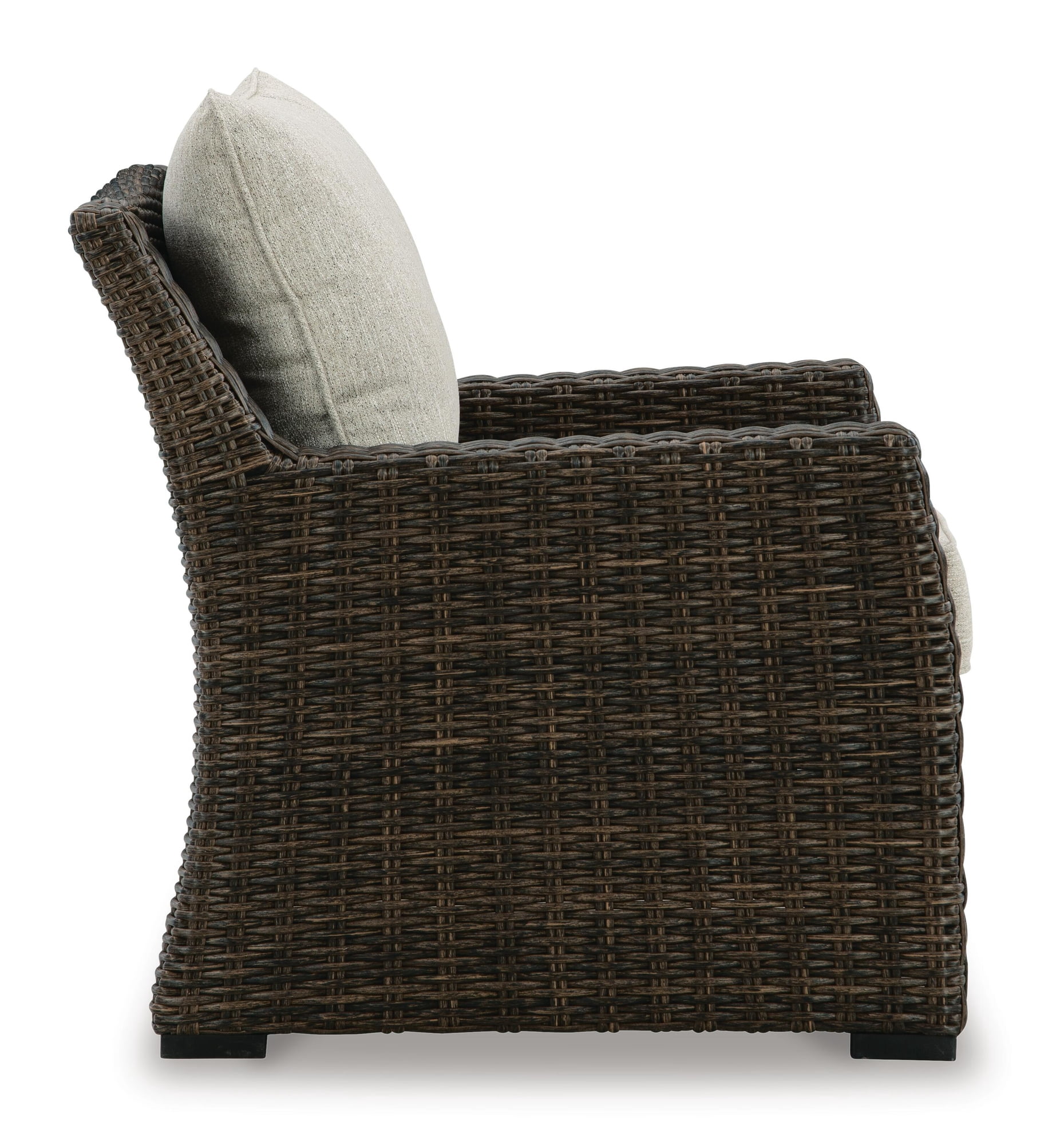 Signature Design by Ashley Brook Ranch Outdoor Lounge Chair with Cushion (Brown, 32 in x 34 in x 35 in) 0yr6b