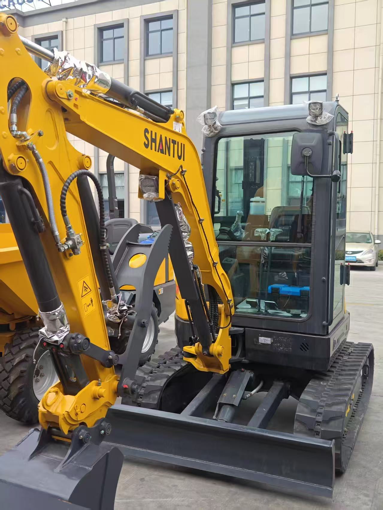 Agrotk 2.8 Ton Mini Excavator with Yanmar Diesel Engine and Hydraulic Thumb (Yellow, 9.19 ft Digging Depth) 2usiu