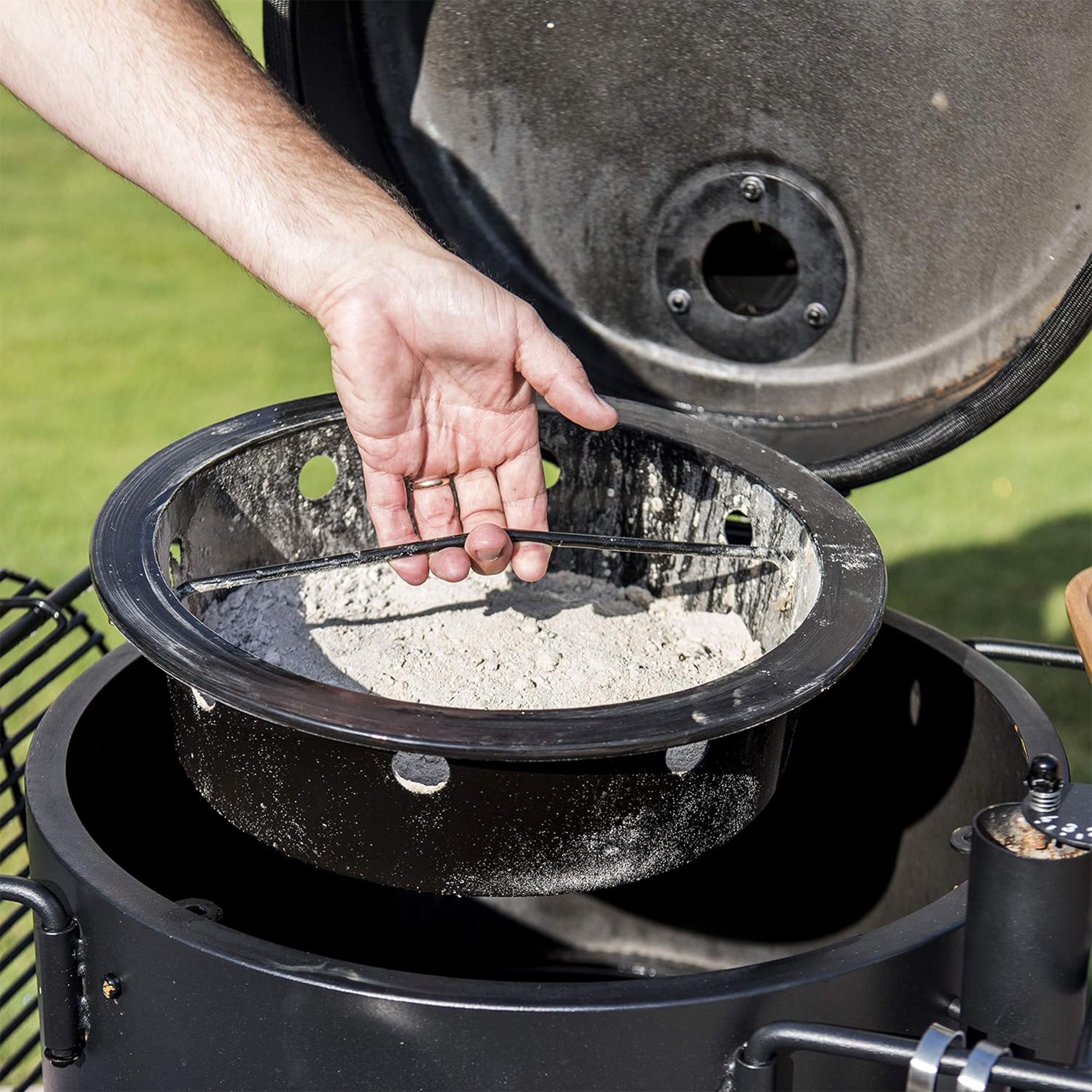 Oklahoma Joe's Bronco Drum Smoker, Heavy-Duty Offset Charcoal Grill with 630 sq in Cooking Surface (Black, 136.6 lb) hf4ap