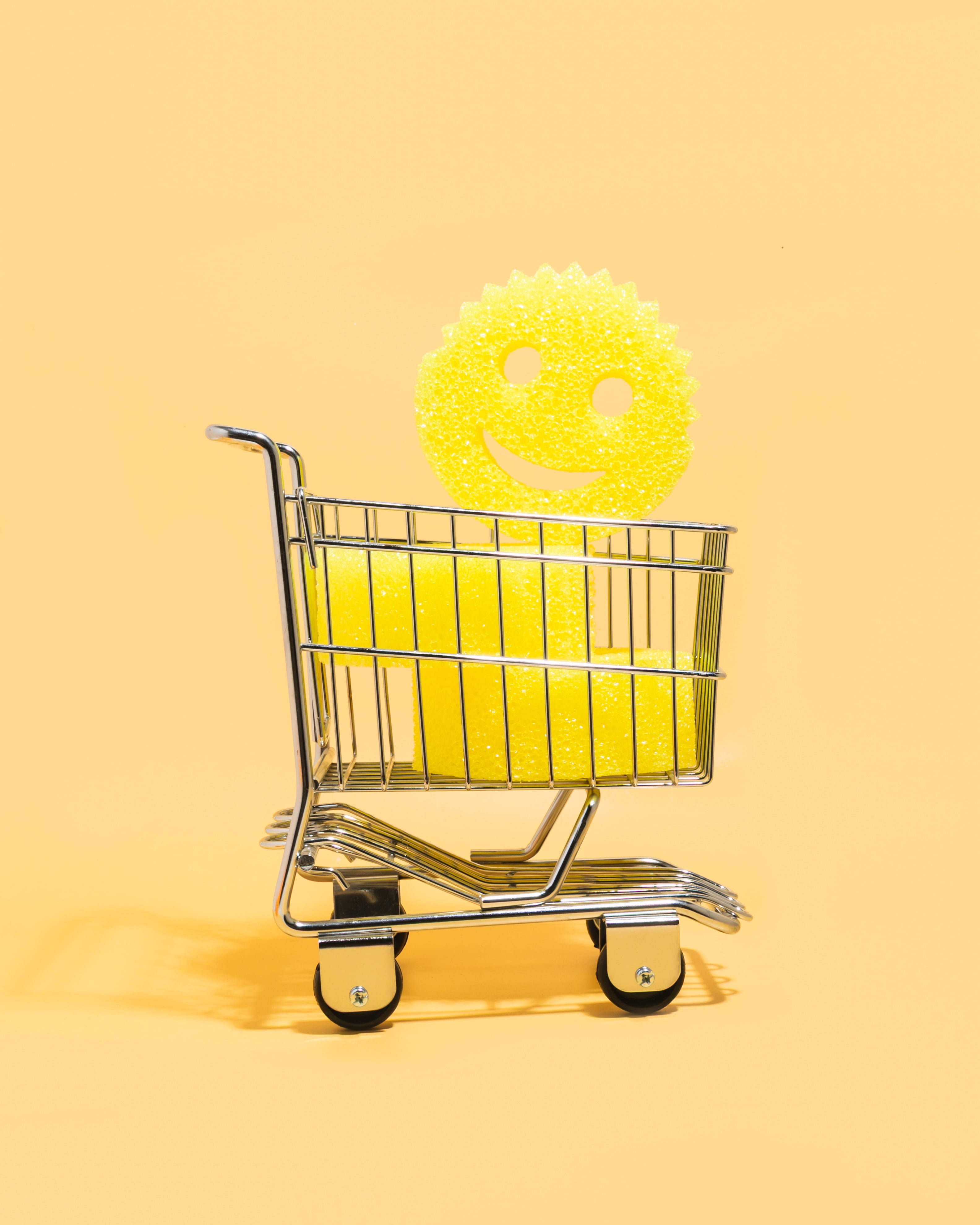 Scrub Daddy Original Scratch-Free Cleaning Sponge, Heavy-Duty Kitchen & Bath Scrubber (Yellow, 1 Count) vpfd7