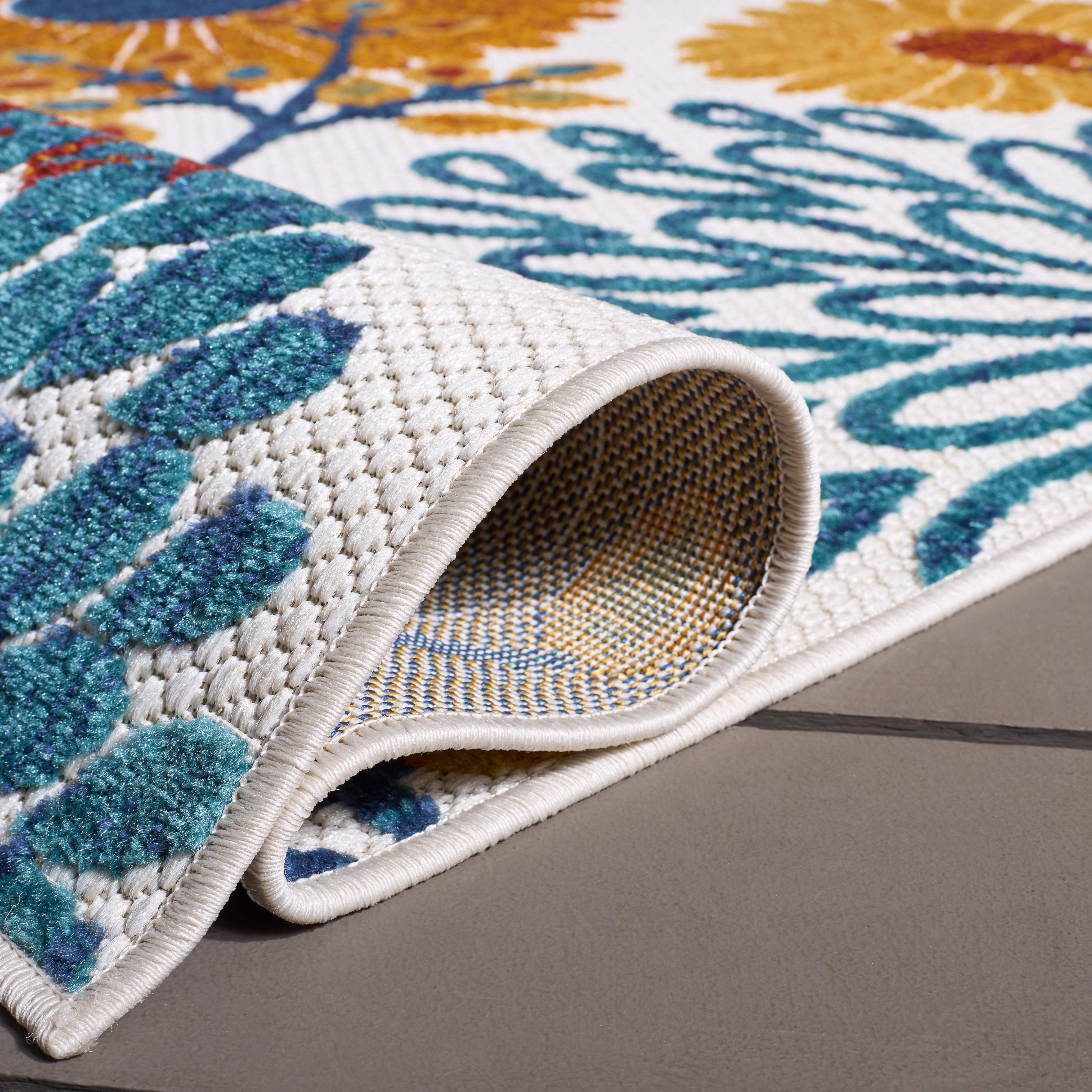 Safavieh Cabana Garnet Indoor/Outdoor Area Rug, Durable Weather-Resistant Floor Decor (Cream/Red, 5 ft 3 in x 7 ft 6 in) 9vobn