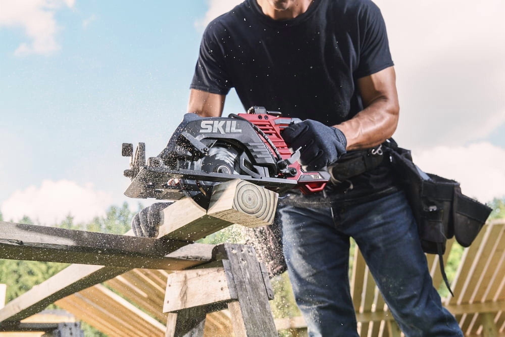 SKIL PWR CORE 40V Cordless Rear Handle Circular Saw with 7-1/4 in Blade, Dual Batteries and Charger (Red) 2ou03