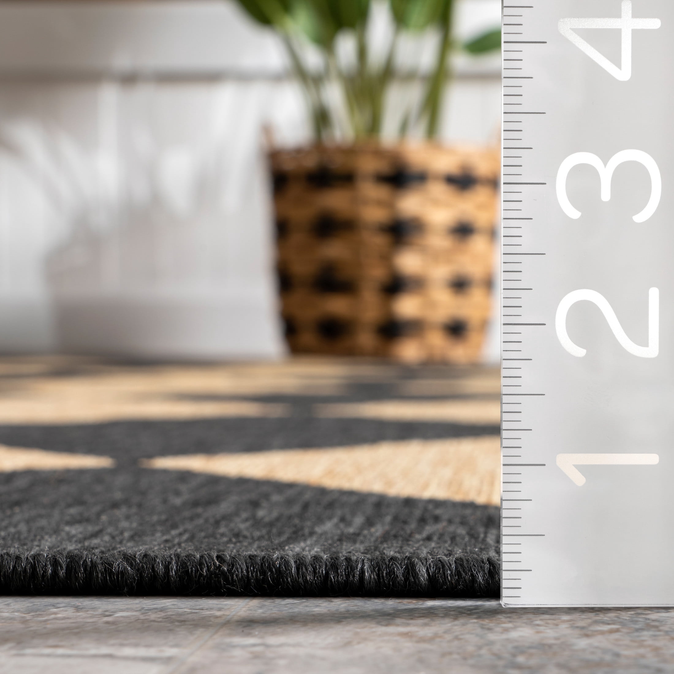 nuLOOM Sabina Diamond Trellis Indoor/Outdoor Area Rug (Dark Grey, 2 ft x 3 ft) 5sbbp