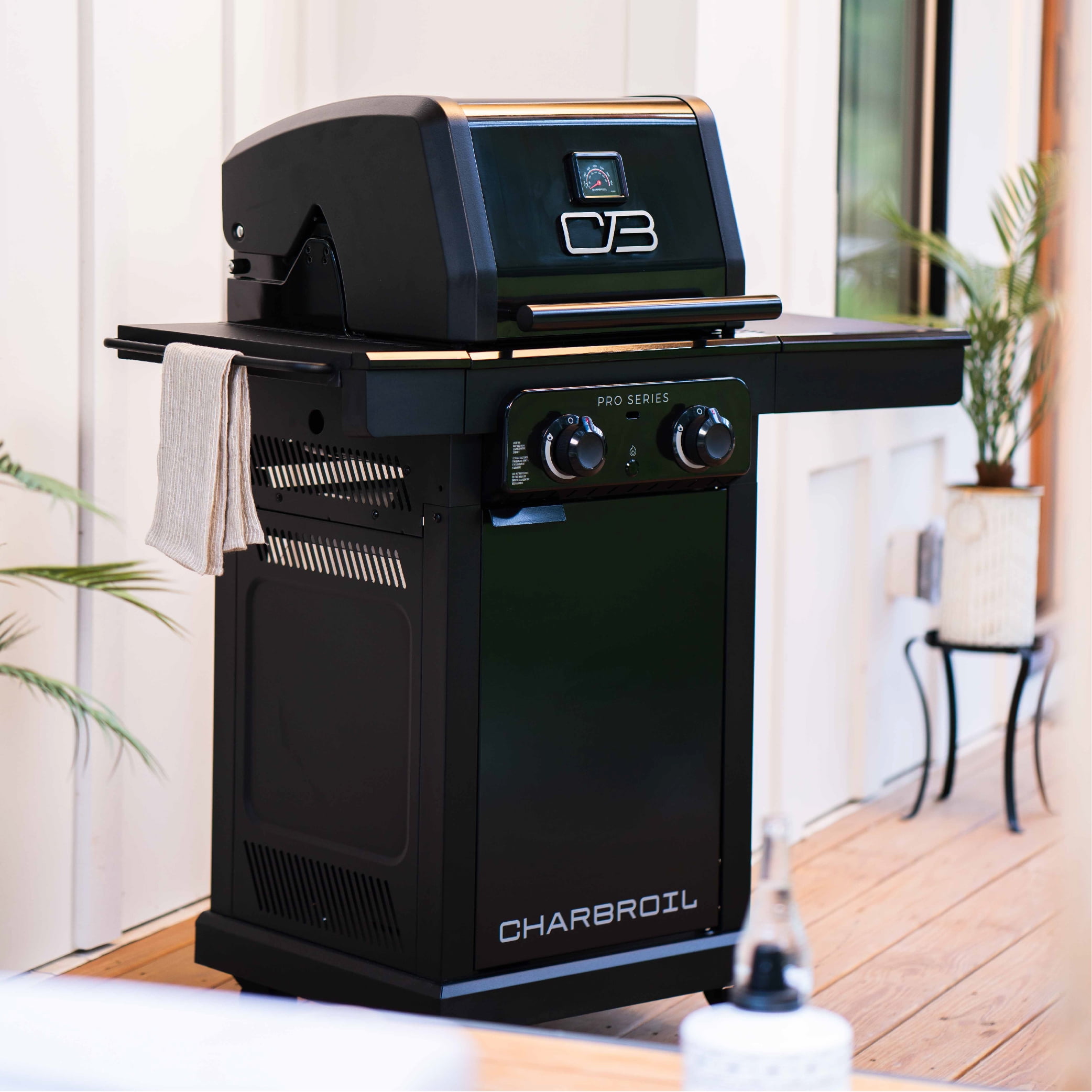 Charbroil Pro Series 2-Burner Gas Grill and Griddle (Black, 180 sq in) u232x - Image 9