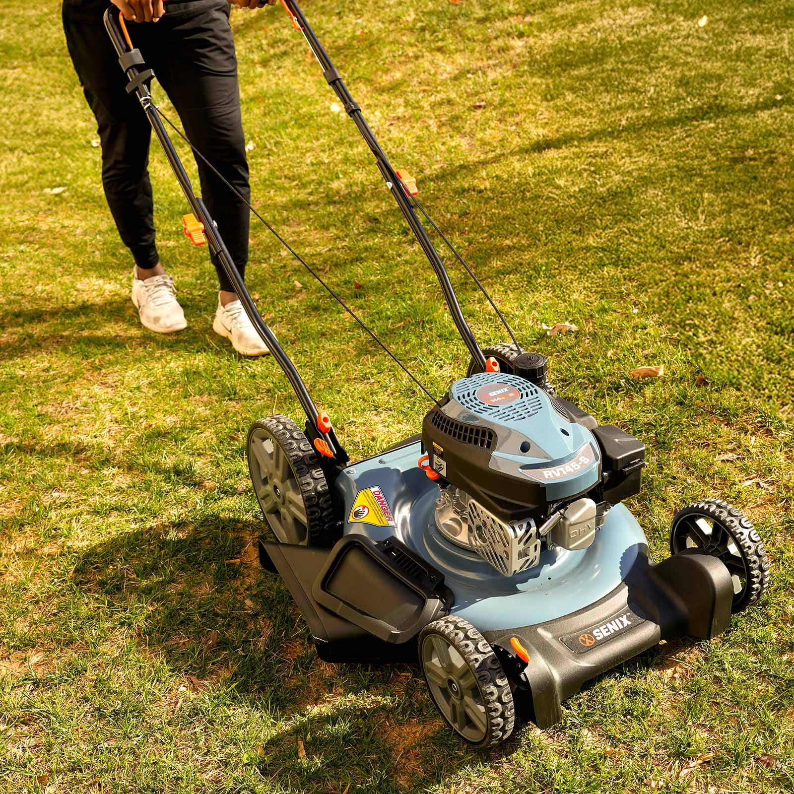 Senix 21 in Gas Lawn Mower, 144cc 4-Cycle Engine, 2-in-1 Mulching and Side Discharge, 6 Adjustable Heights yb2jx