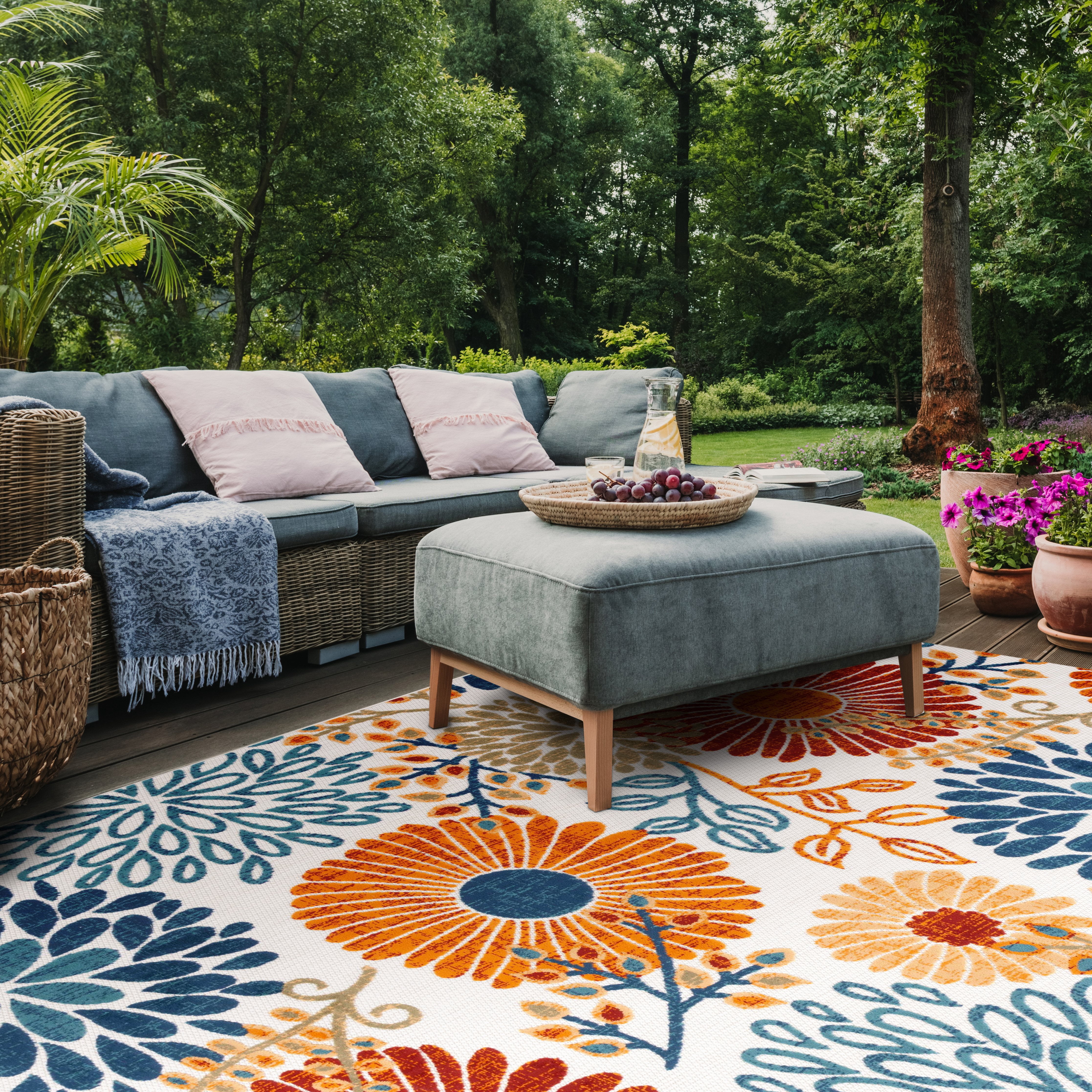 Safavieh Cabana Garnet Indoor/Outdoor Area Rug, Durable Weather-Resistant Floor Decor (Cream/Red, 5 ft 3 in x 7 ft 6 in) 9vobn