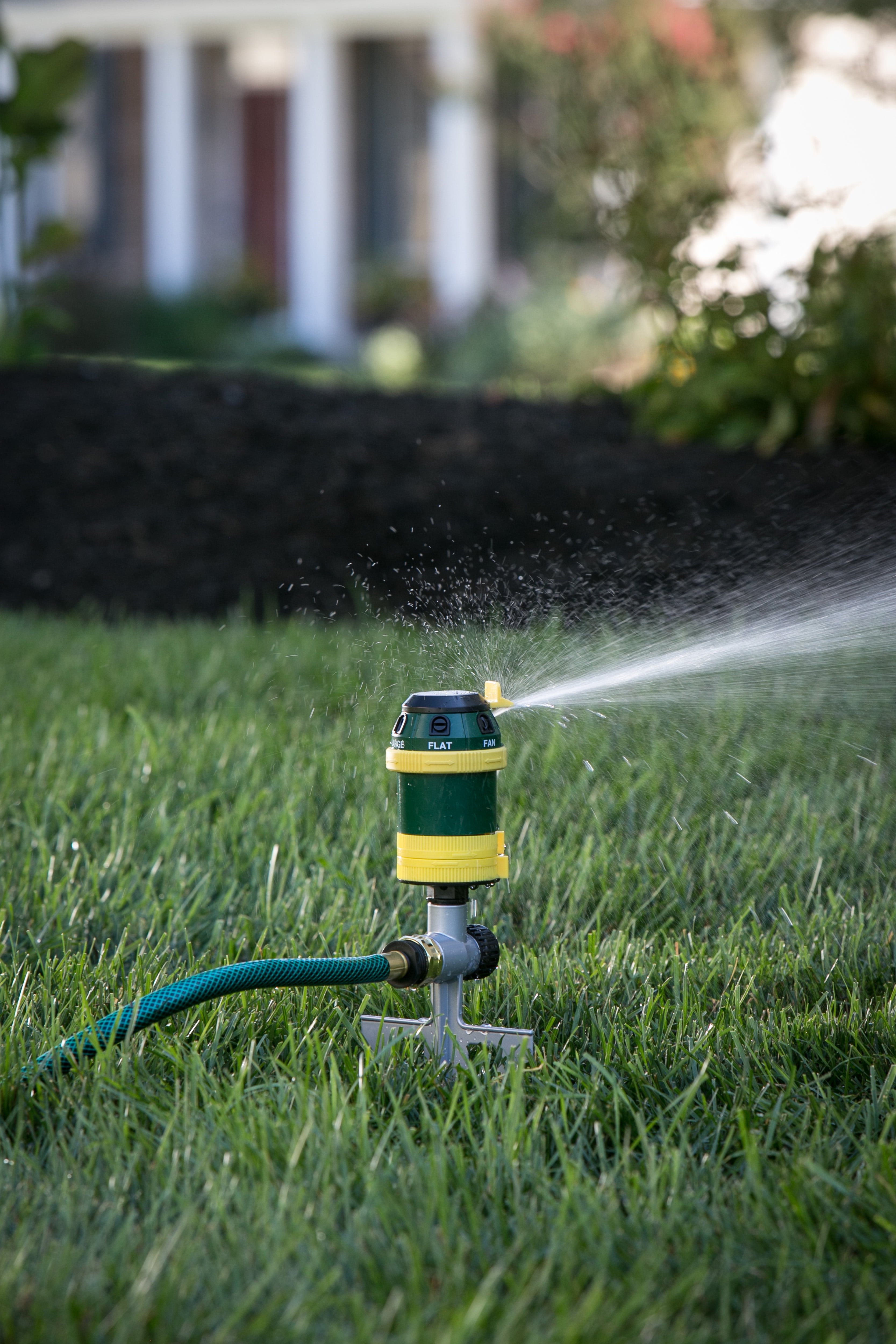 Melnor 6-Pattern Rotary Sprinkler with Metal Step Spike (70 ft Diameter Coverage) 1w7iy