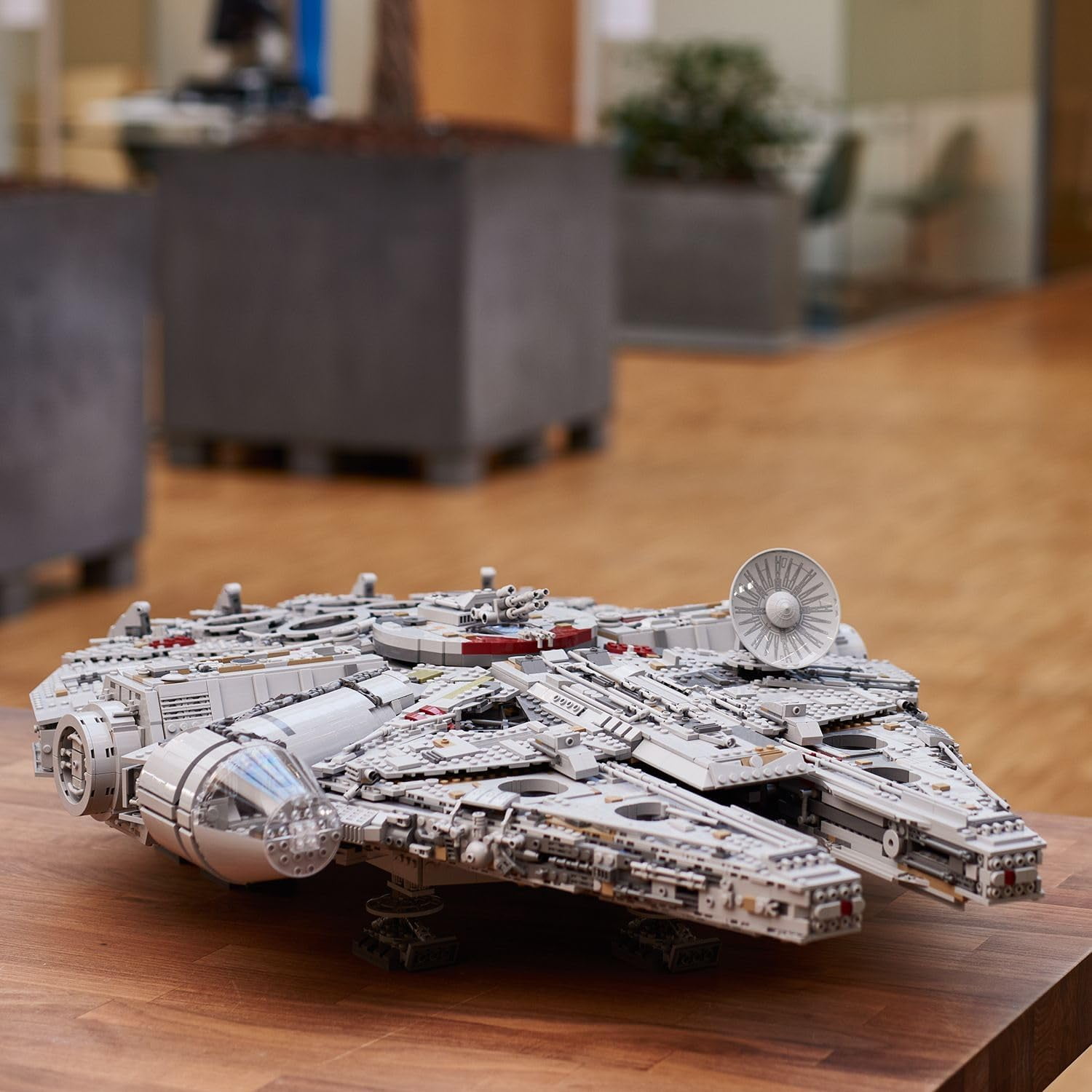 LEGO Star Wars Millennium Falcon 75192 Expert Building Set and Starship Model Kit (7,541 Pieces) hh8jy