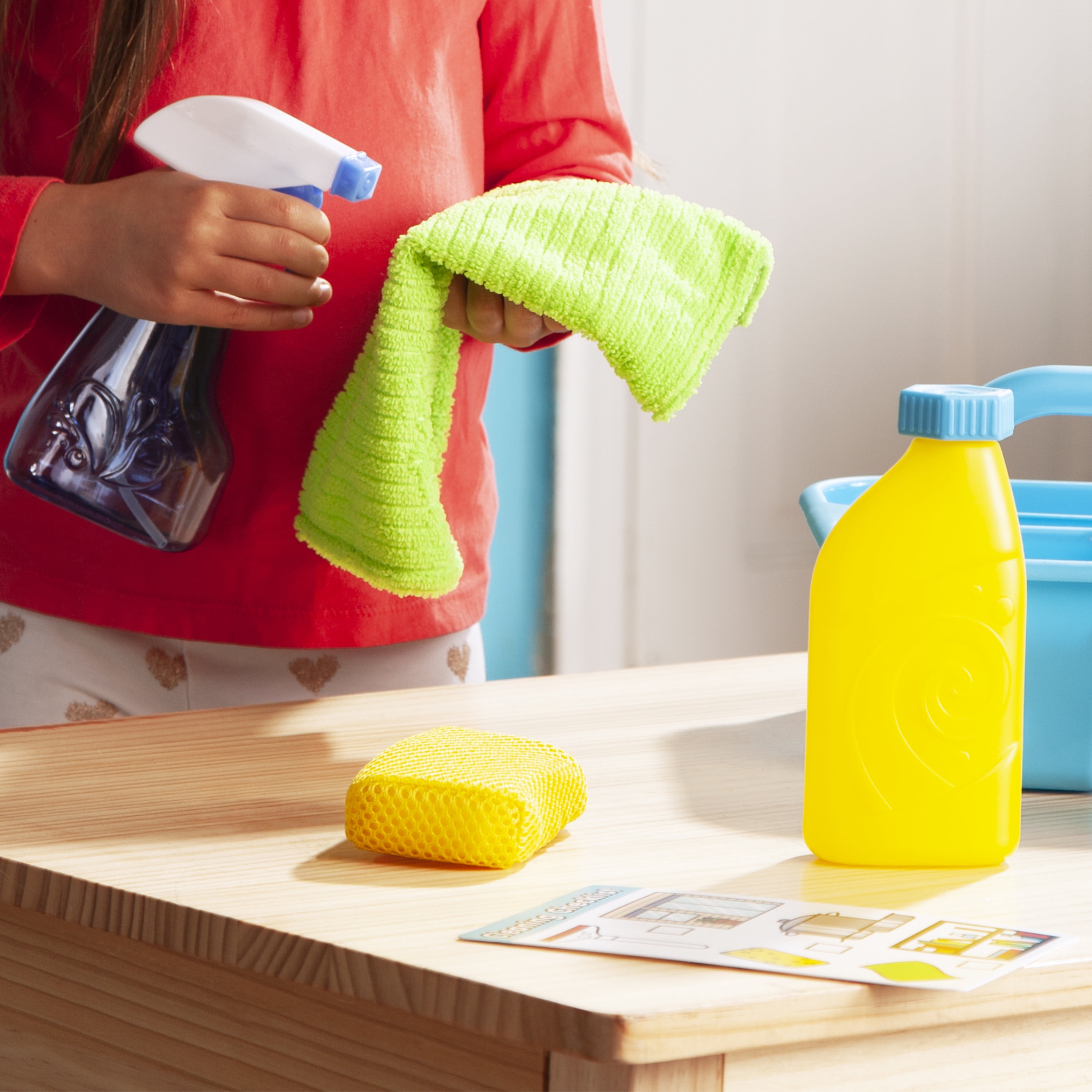 Melissa & Doug Spray, Squirt & Squeegee Pretend Play Cleaning Set (10-Piece) 6sxv9
