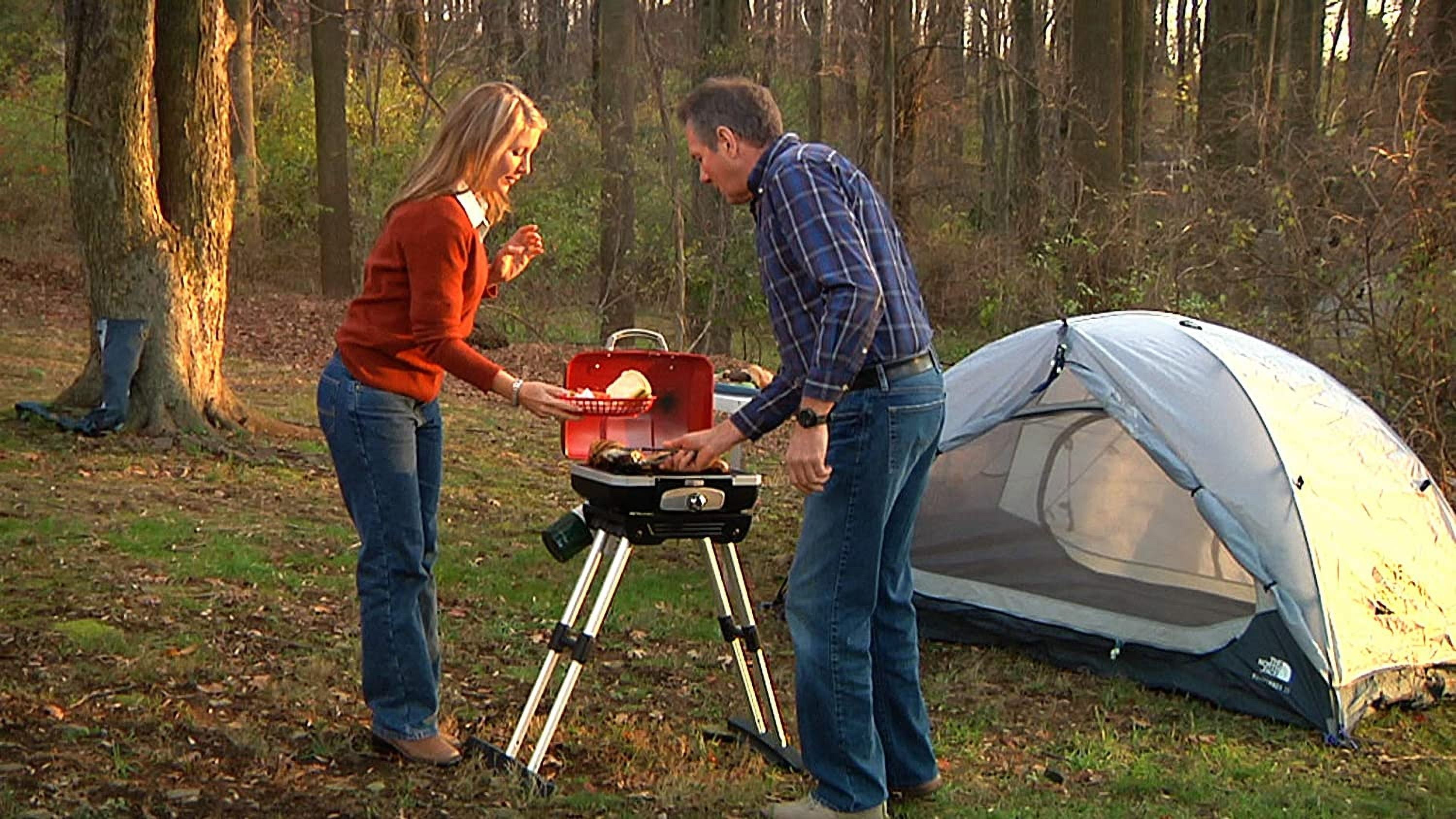 Cuisinart CGG-180 Petite Gourmet Portable Gas Grill with Versastand (Red, 150 sq in) hjofw