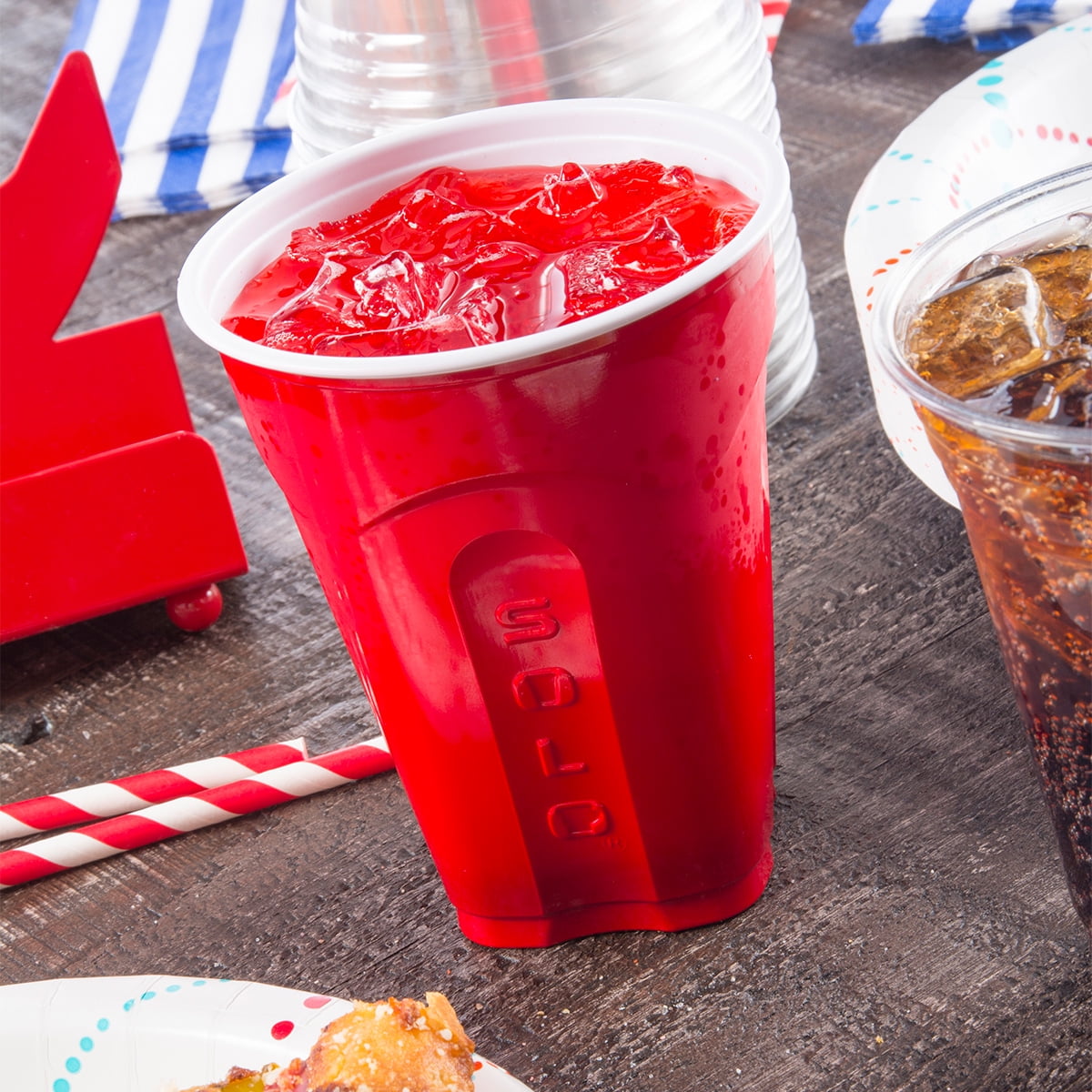 Solo Disposable Plastic Cups, Heavy-Duty Party Drinkware, Leakproof Design (Red, 18 fl oz, 100 ct) 14ght