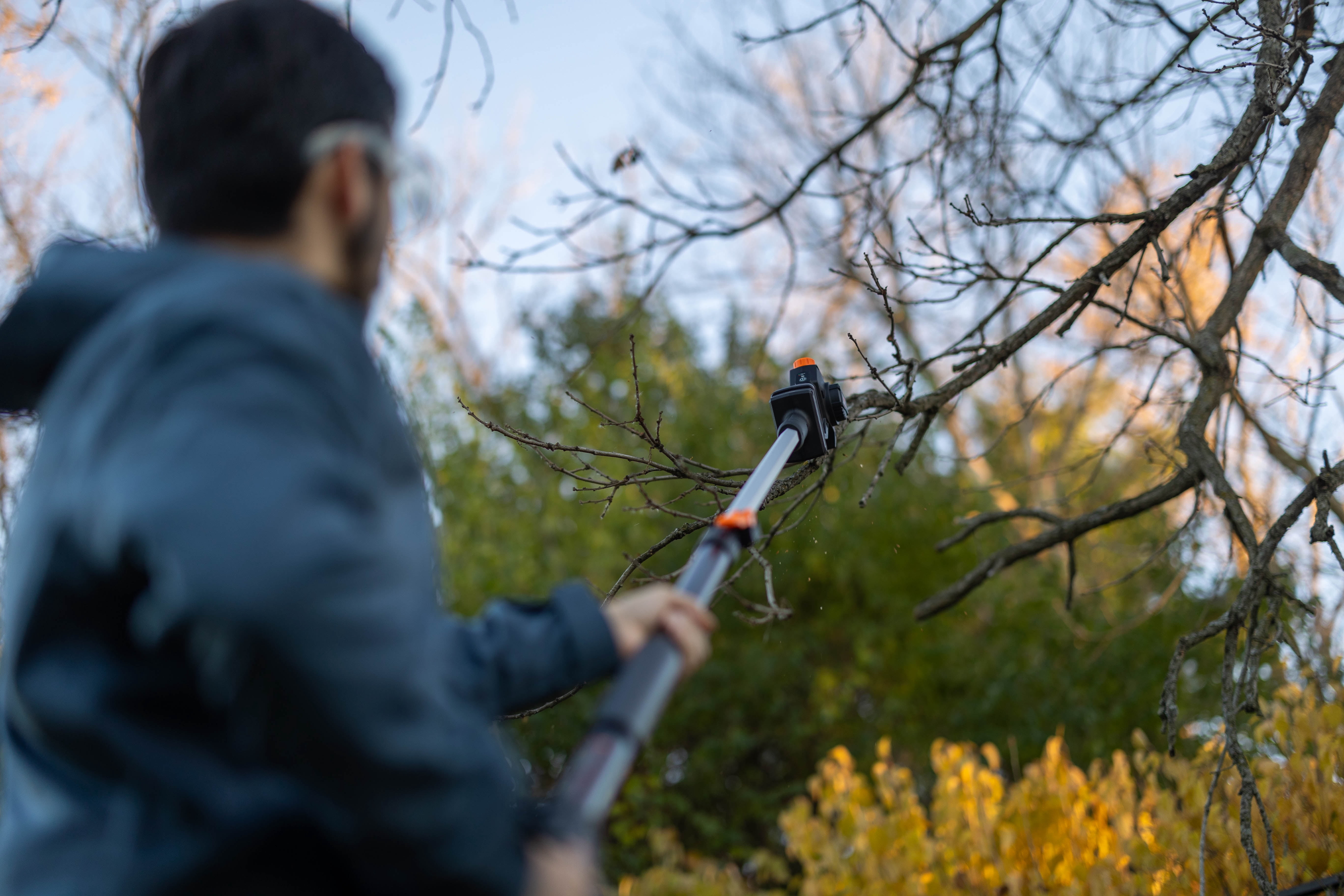 WEN 20V Max Cordless 2-in-1 Chainsaw and Pole Saw (6-inch, 12.3 ft Reach, 4Ah Battery and Charger) lmm3f