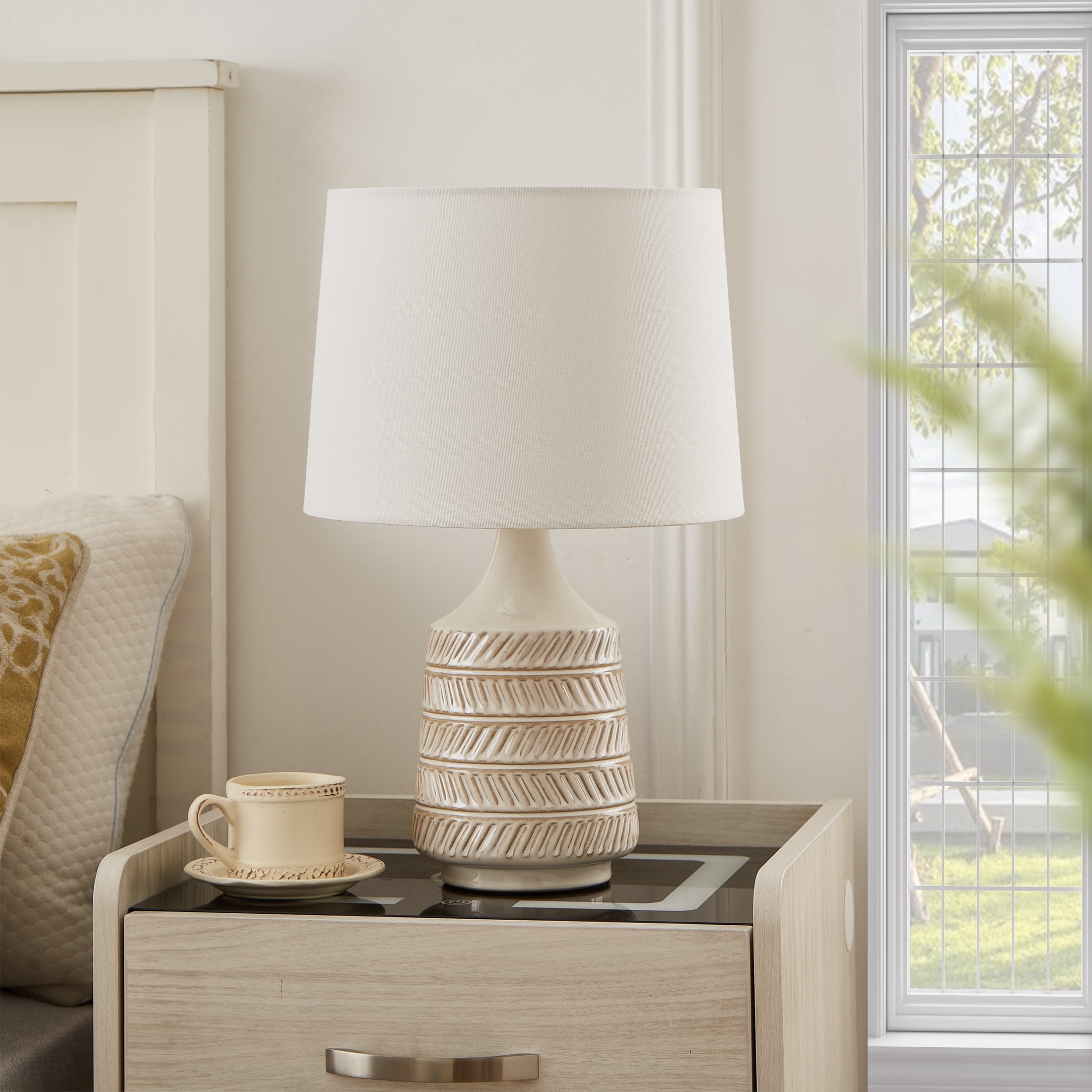 Better Homes & Gardens Reactive Glaze Ceramic Table Lamp with White Fabric Shade (17 in Height) lkw9c