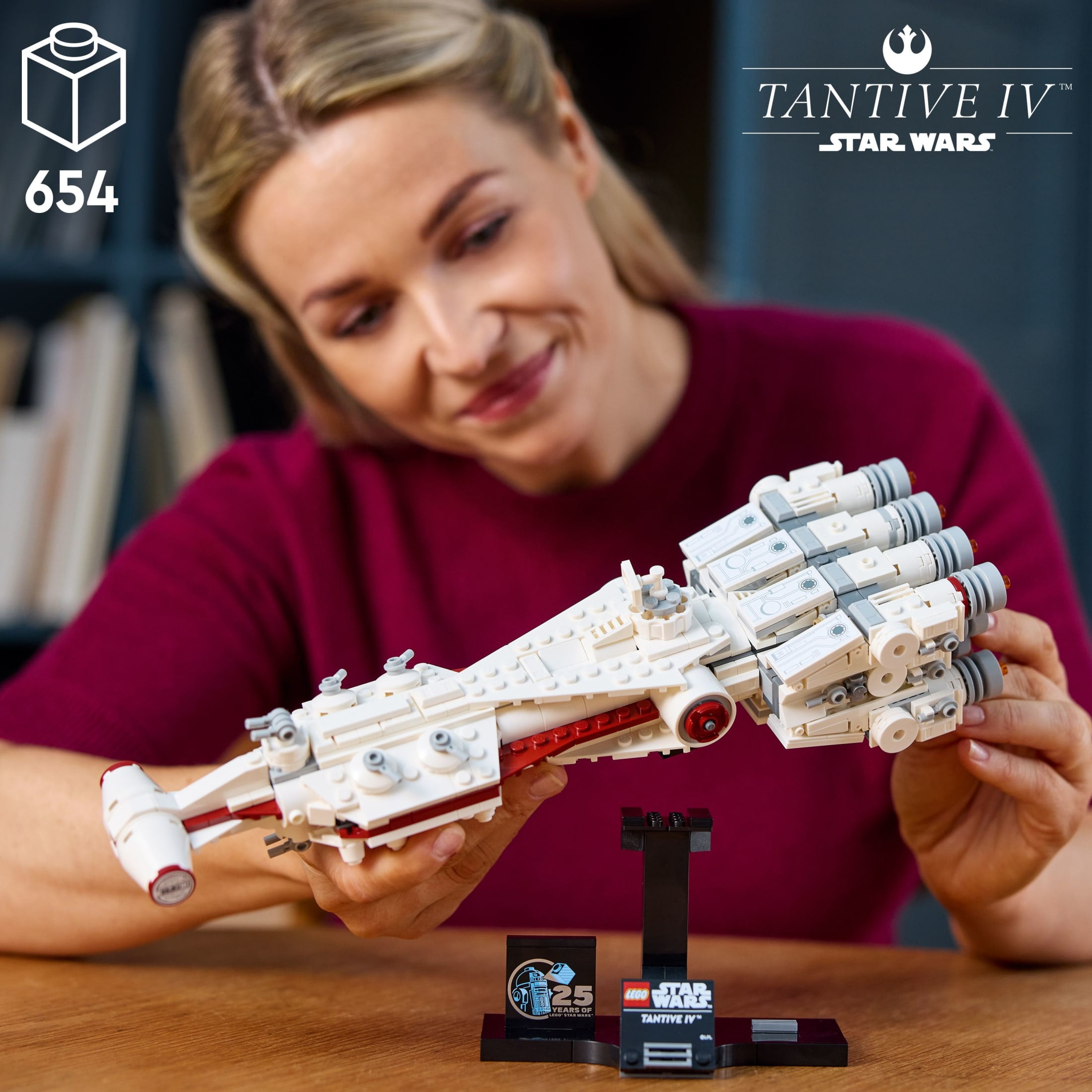 LEGO Star Wars Tantive IV Building Set, Collectible Starship Display Model for Adults (654 Pieces) 156a5
