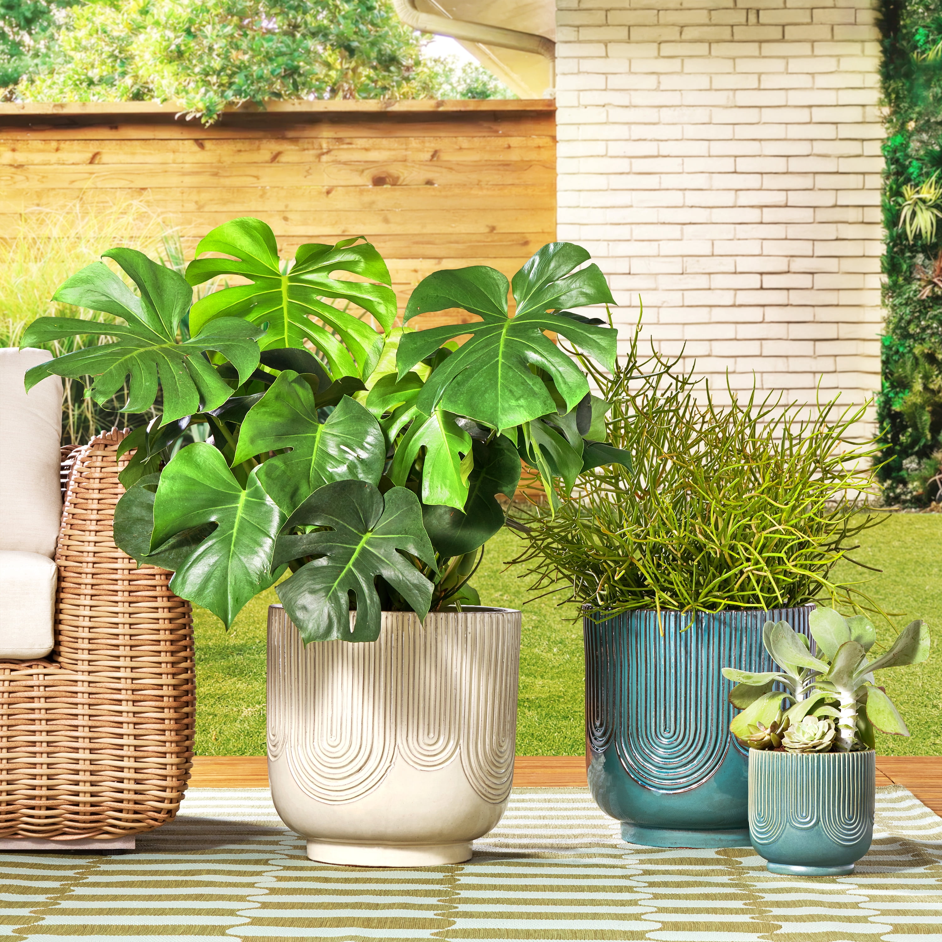 Beautiful Pill Debossed Ceramic Planter (Soft Teal, 8 in) kh0fv