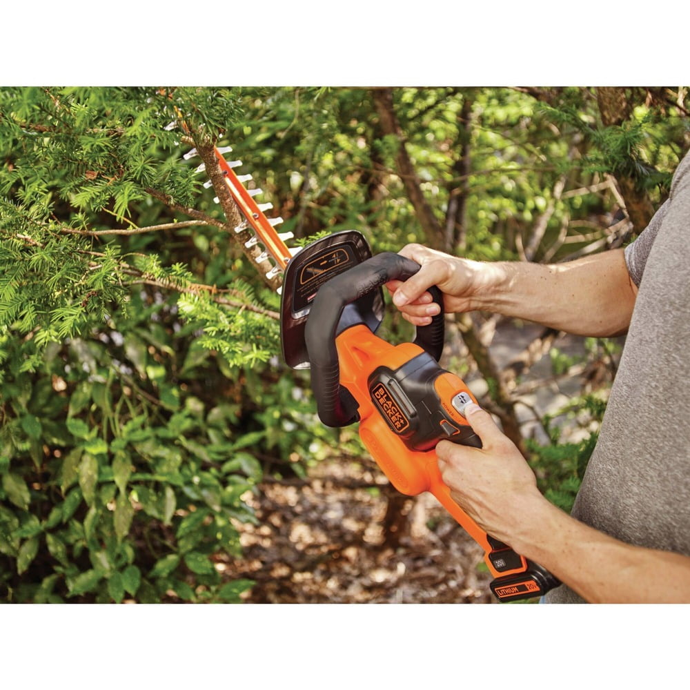 BLACK+DECKER 20V MAX Cordless Hedge Trimmer and String Trimmer Edger Combo Kit (22 in. Hedge Trimmer, 12 in. String Trimmer, 3 Batteries) kaefw
