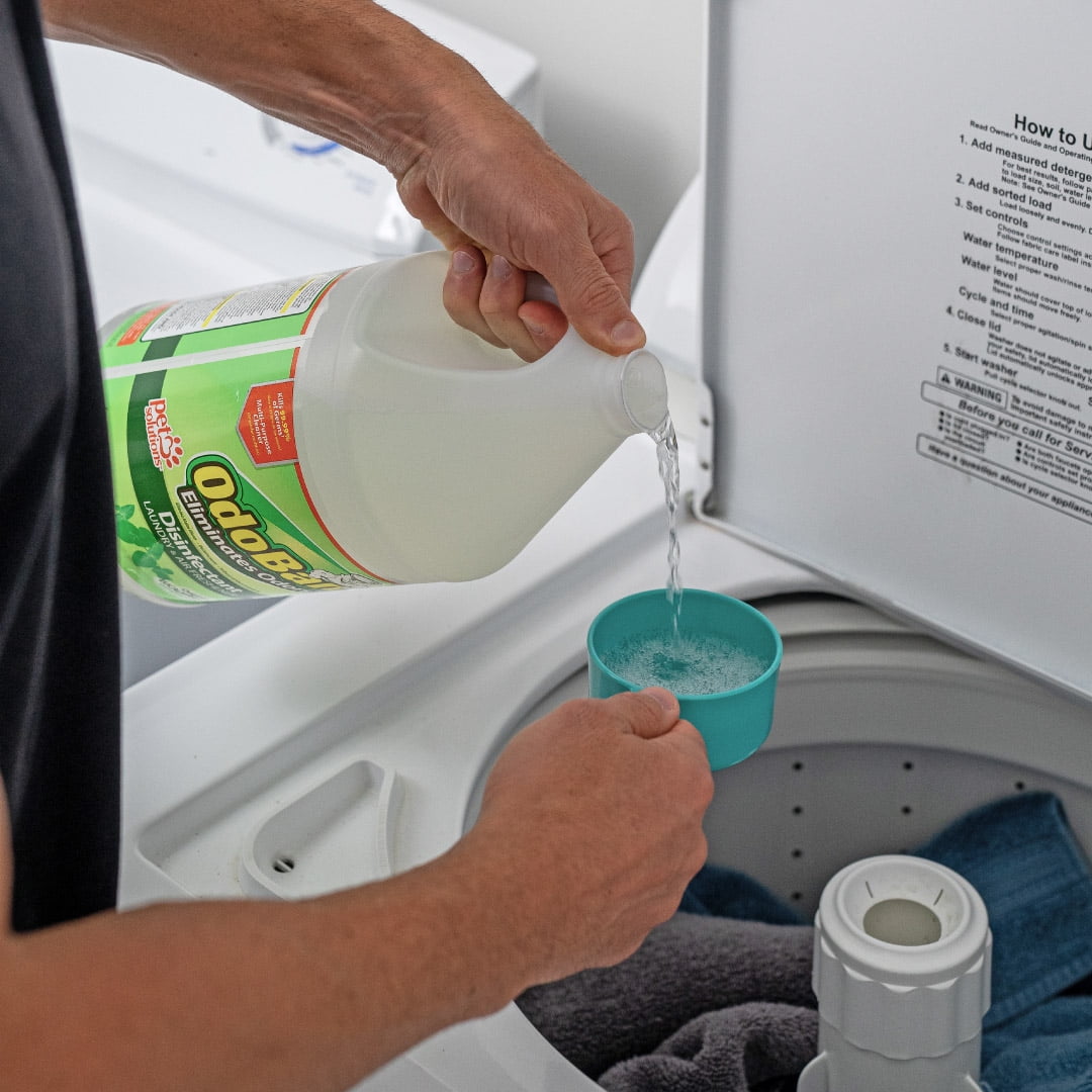 OdoBan Disinfectant and Odor Eliminator Multi-Purpose Cleaner (Original Eucalyptus Scent, 1 Gallon Concentrate and 32 oz Ready-to-Use Spray) 52hgw