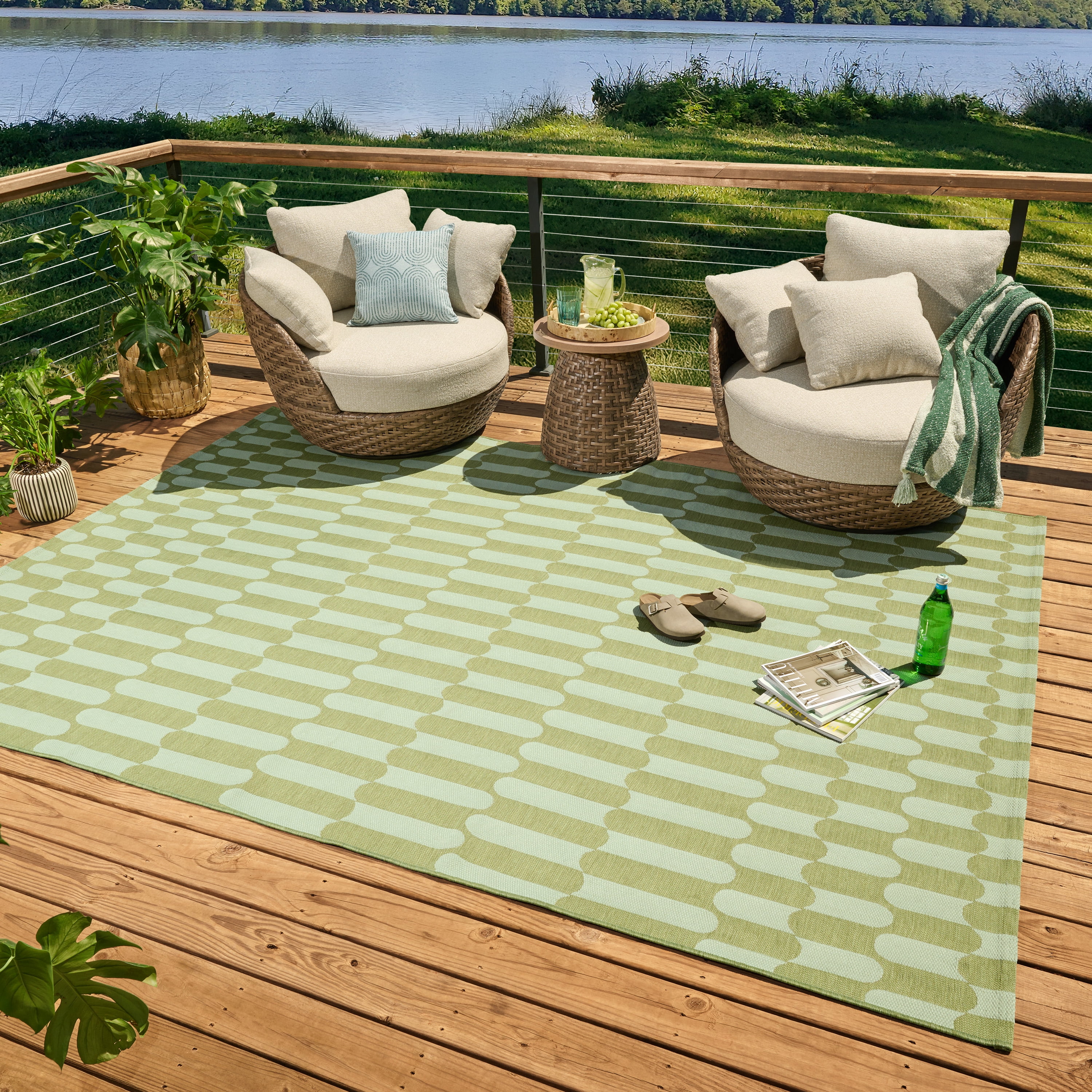 Beautiful by Drew Barrymore Tiled Stripes Outdoor Rug (Green, 7 ft x 10 ft) vwd6g