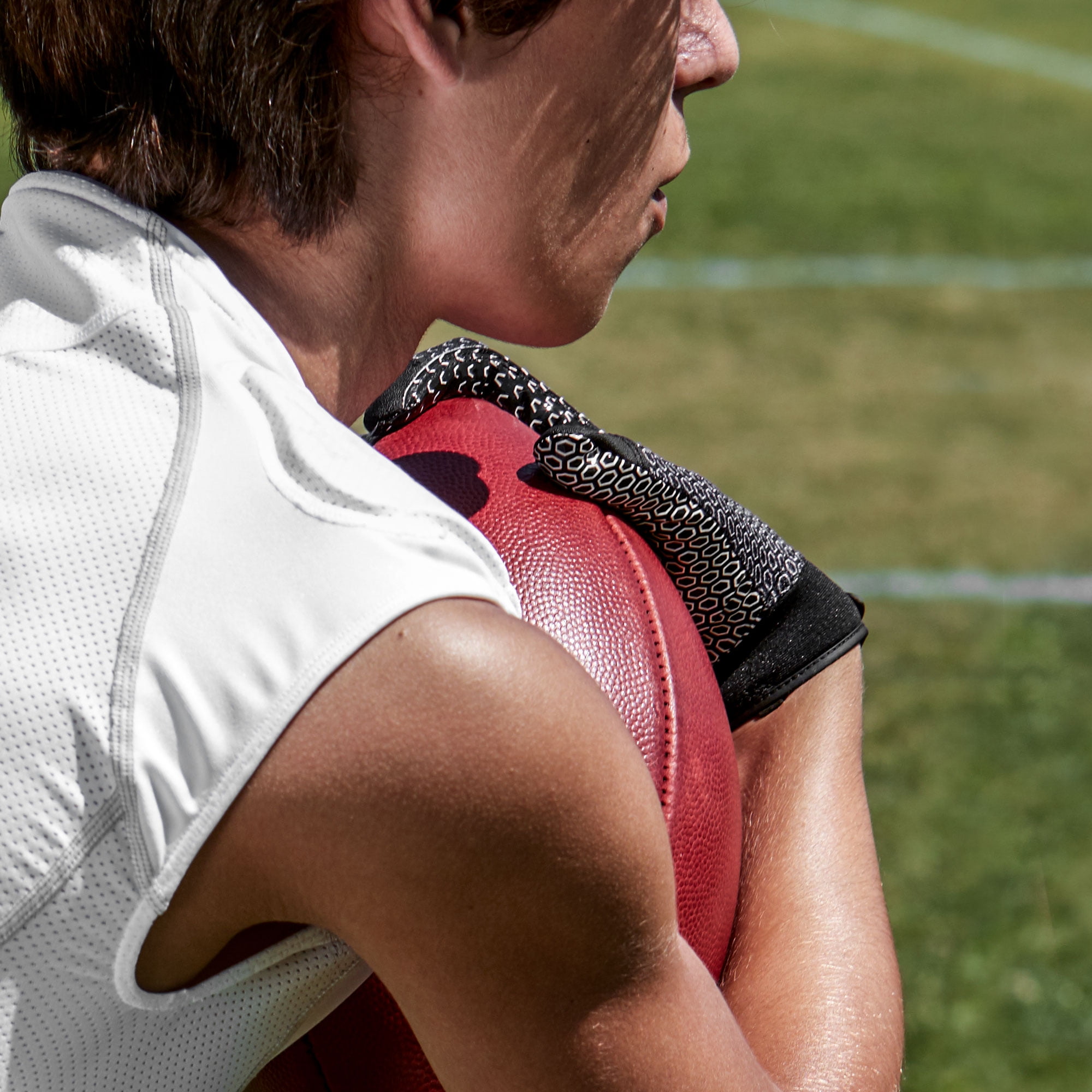 Cutters Game Day Football Receiver Gloves, Professional Grip Performance (Black, S/M) s9s7z