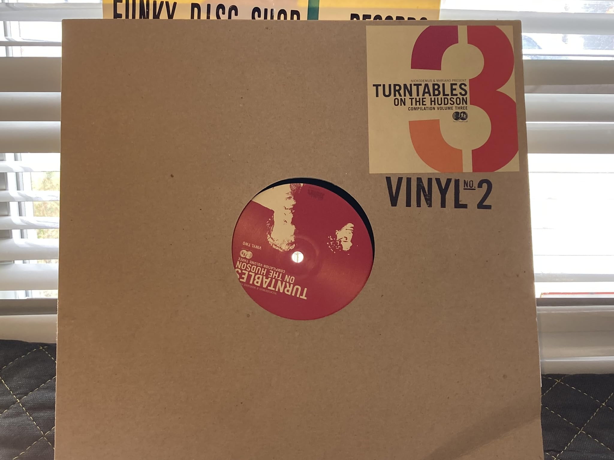 Turntables on the Hudson 3 EP (Vinyl Record, 12 in) 1mb7f