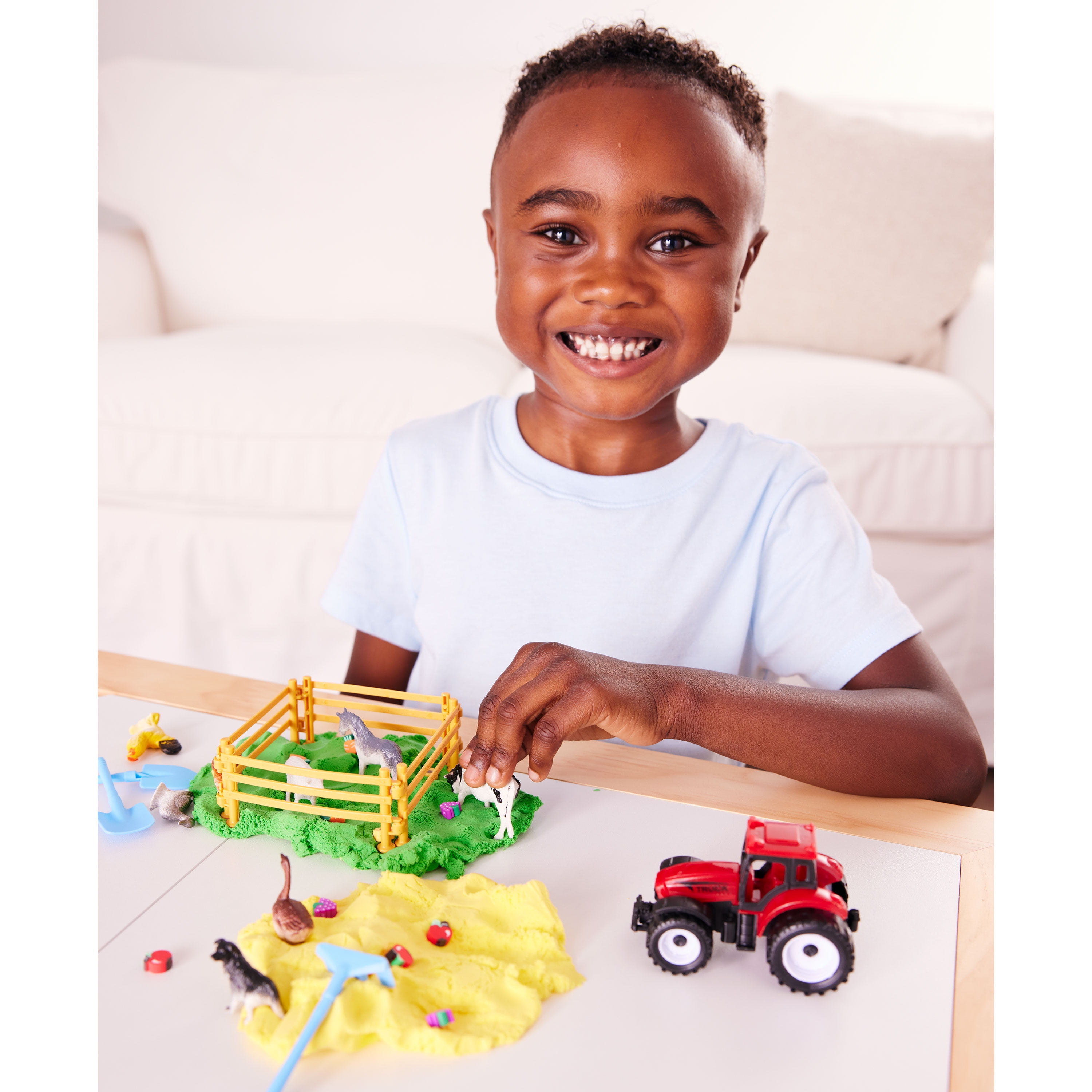Creativity for Kids Sensory Activity Kit Farm Animal Playset with Cloud Clay and Figurines (1 Set) l3l7a