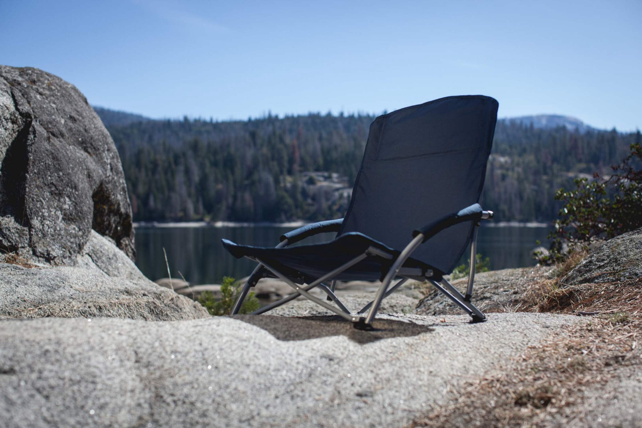 Oniva Tranquility Beach Chair, Portable Folding Low Camp Chair with Carry Bag (Blue) euttz