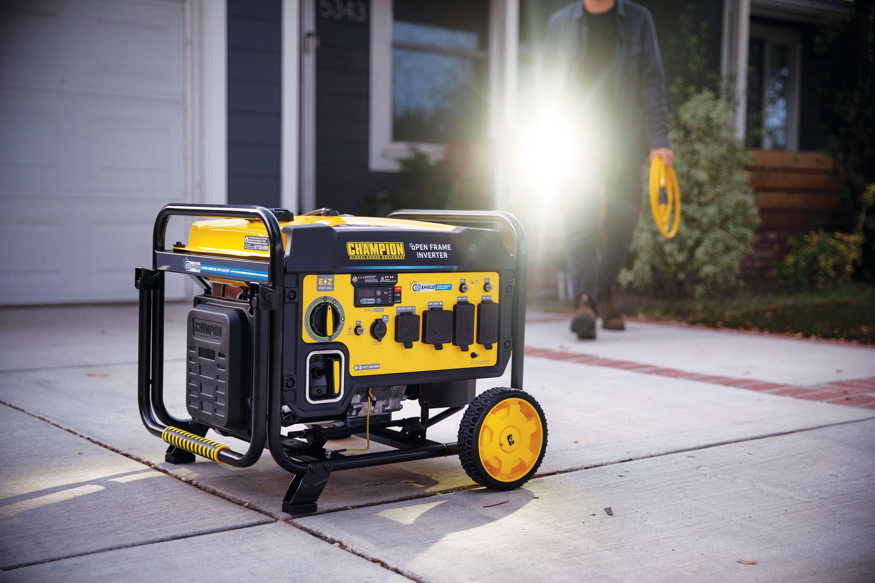 Champion 7250-Watt Portable Inverter Generator with Quiet Technology and CO Shield (7250 Starting Watts) 4867w