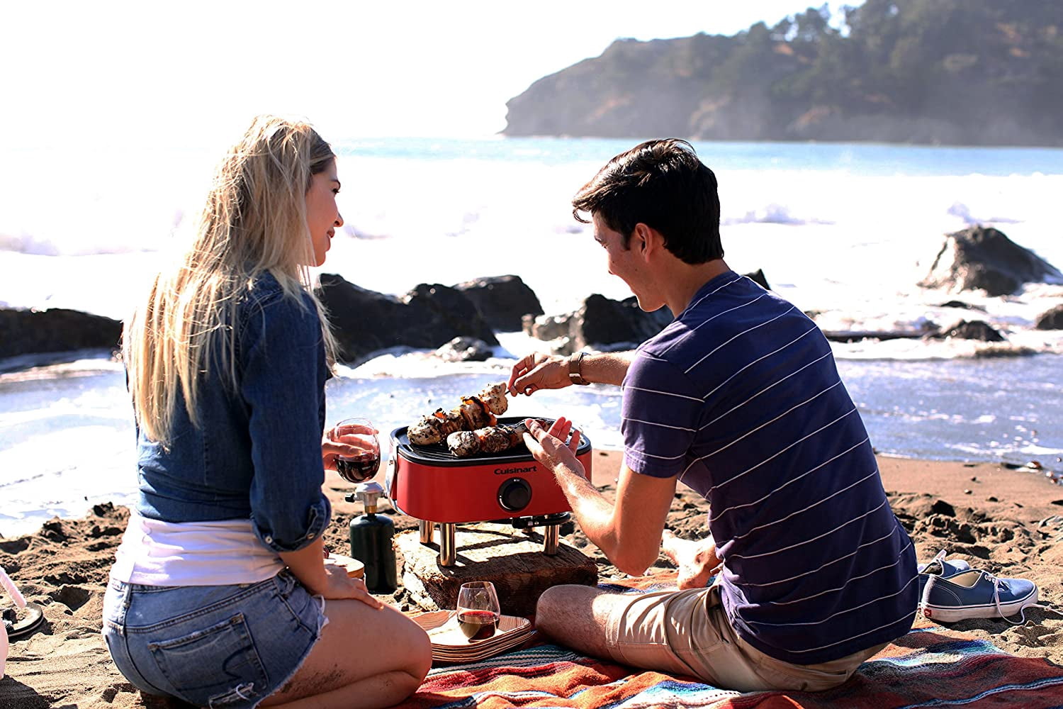 Cuisinart Venture Portable Propane Gas Grill (Red, 154 sq in) fveka