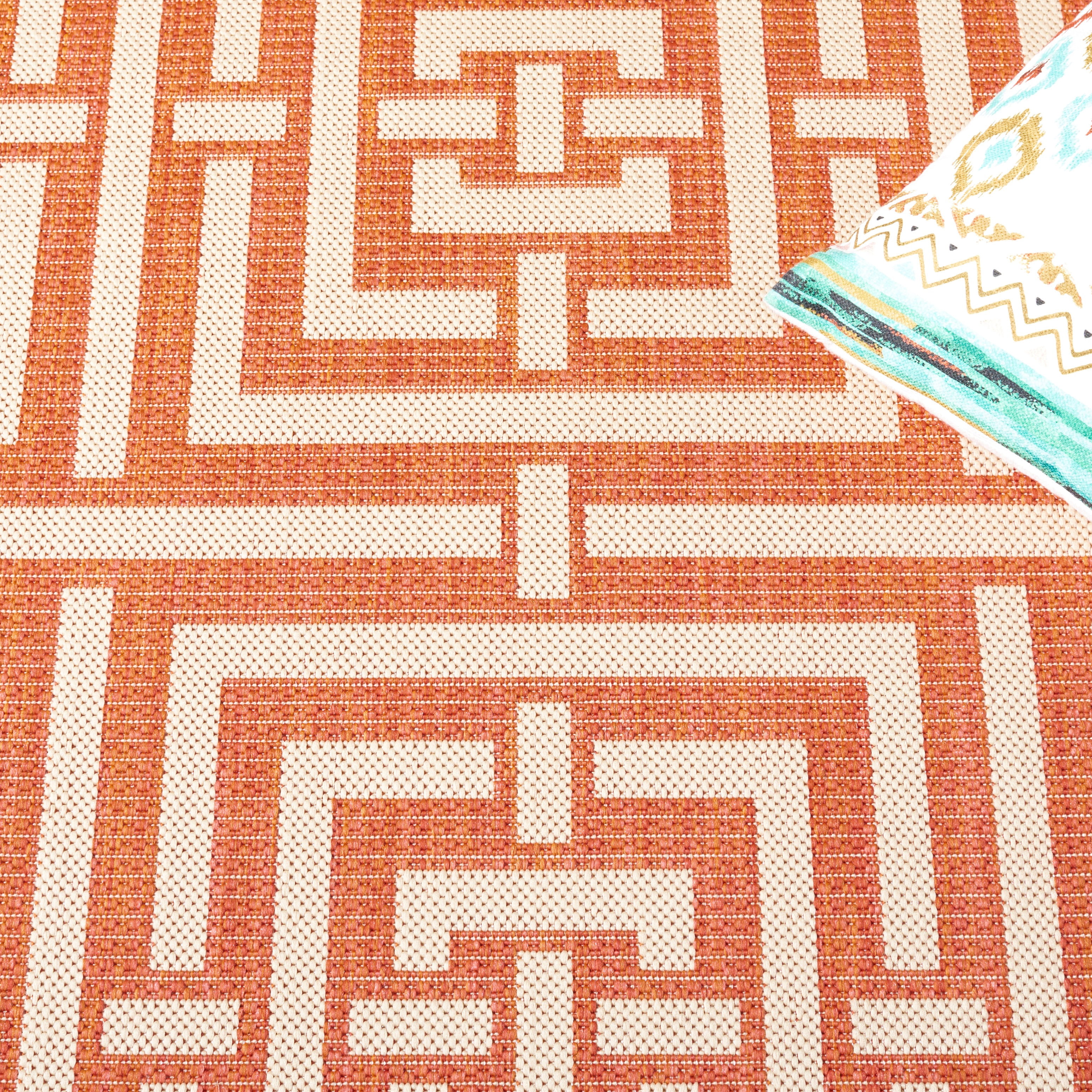 Safavieh Courtyard Ariana Geometric Indoor/Outdoor Area Rug (Terracotta/Cream, 5 ft 3 in x 7 ft 7 in) knixq