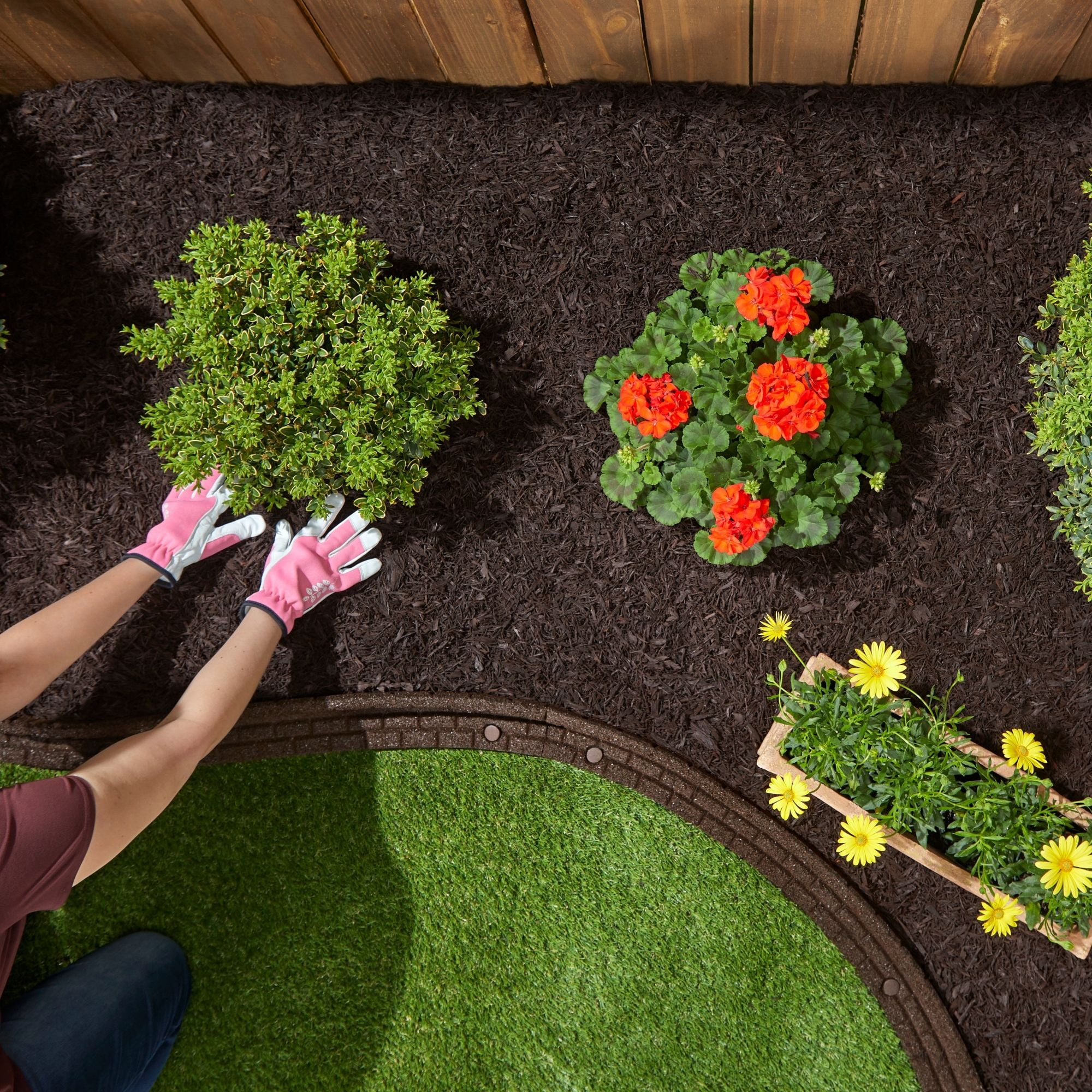 GroundSmart Shredded Rubber Mulch for Landscaping and Playgrounds (Brown, 1.5 cu ft) f0msn