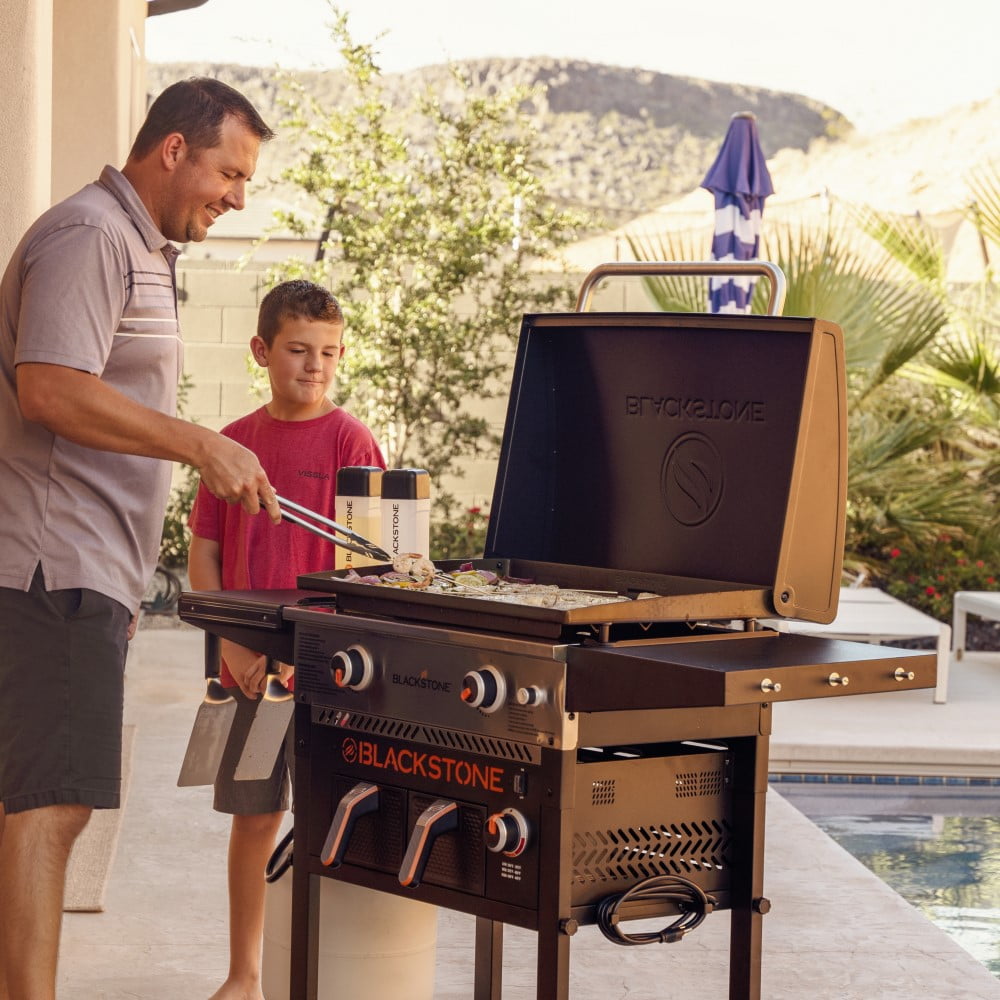Blackstone 28-inch Outdoor Propane Griddle and Air Fryer Combo with Hood (Black, 524 sq in) ime8u