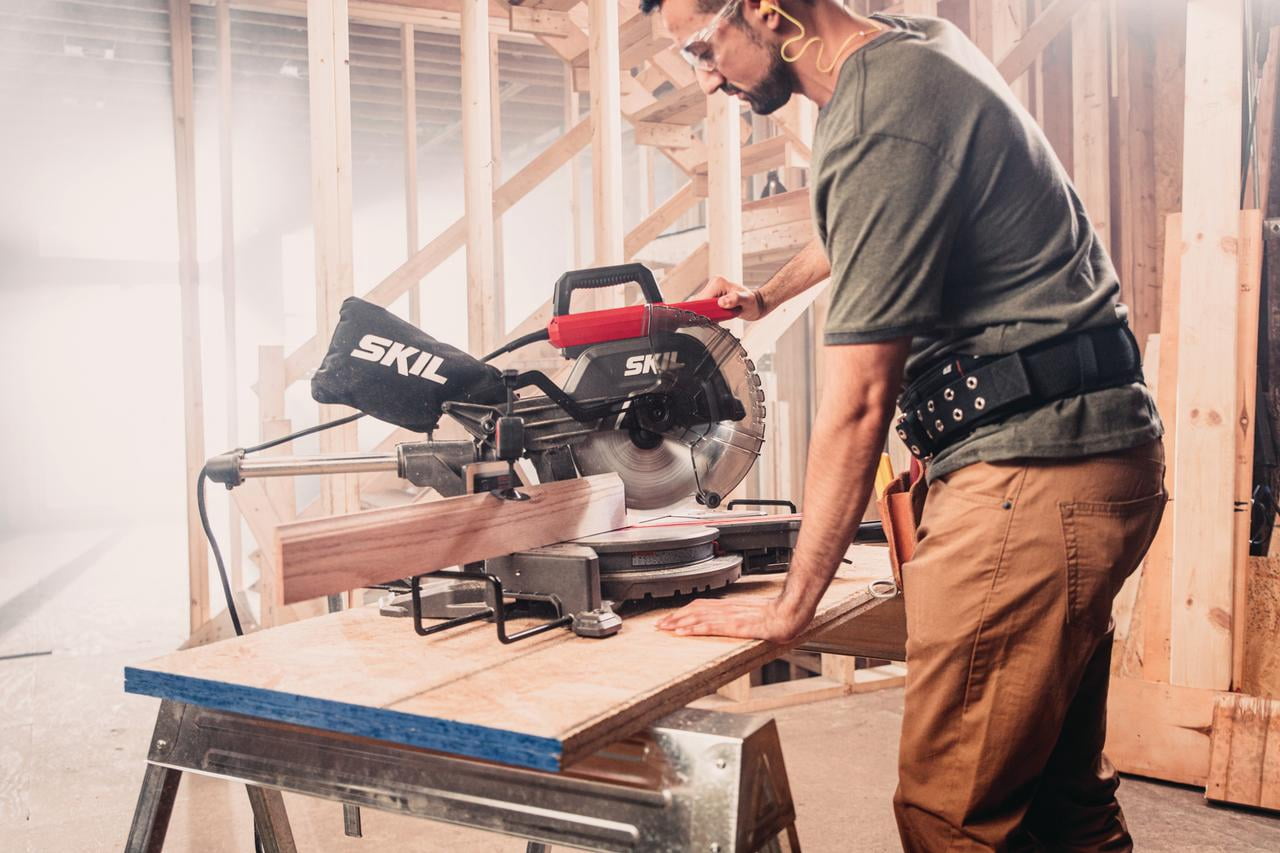SKIL 10-Inch Dual Bevel Sliding Miter Saw with 15 Amp Motor and LED Shadow Line (10 in) e8rsy