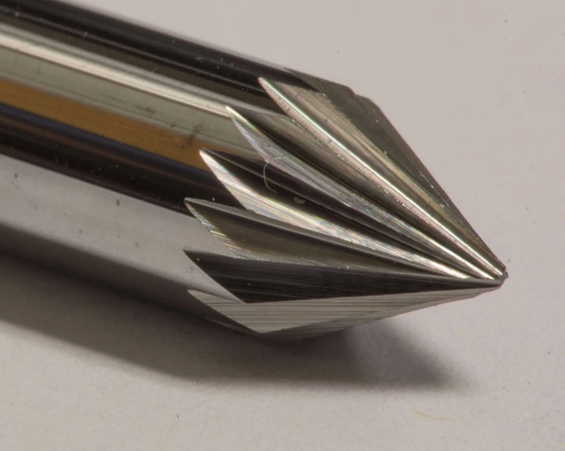 KLYNE Tungsten Carbide Burr Die Grinder Bit Cone Shape (1/4 in) yyrtu
