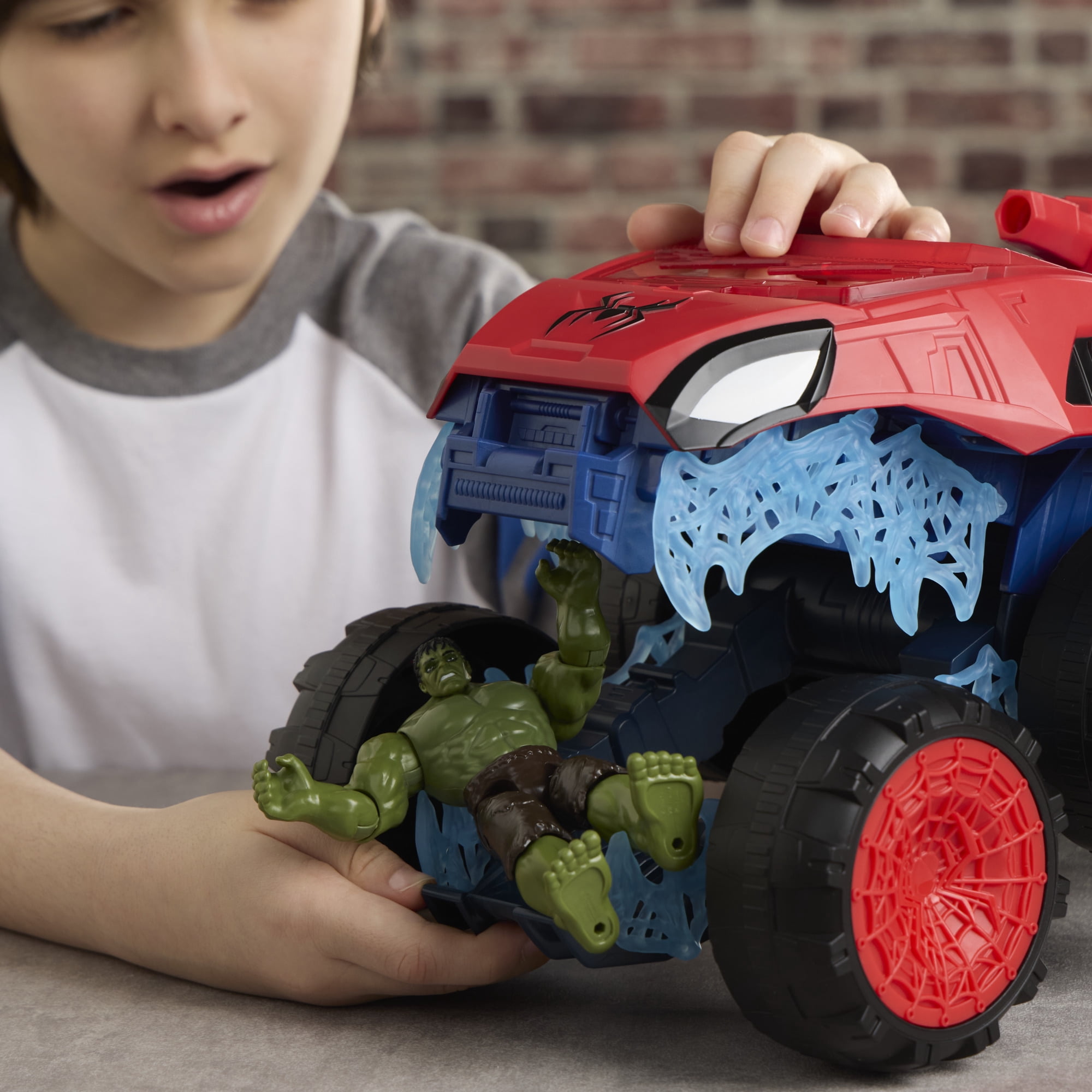 Spider-Man Marvel Brand New Day 2-In-1 Super Chompin Tank Action Figure and Toy Vehicle (4.5 in) e14x0