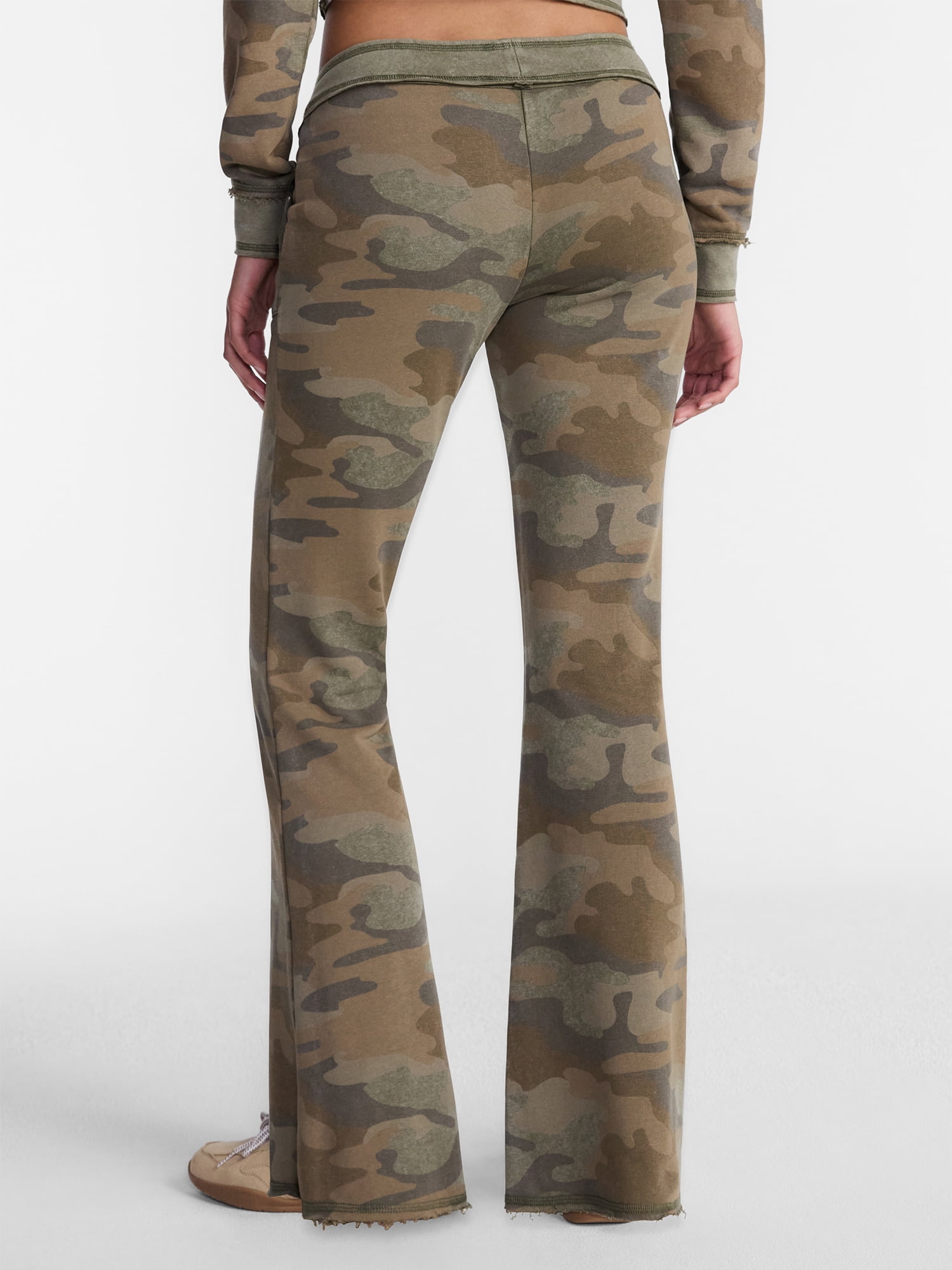 No Boundaries Women's Flare Leg French Terry Pants (Green, XXS) d2pyg