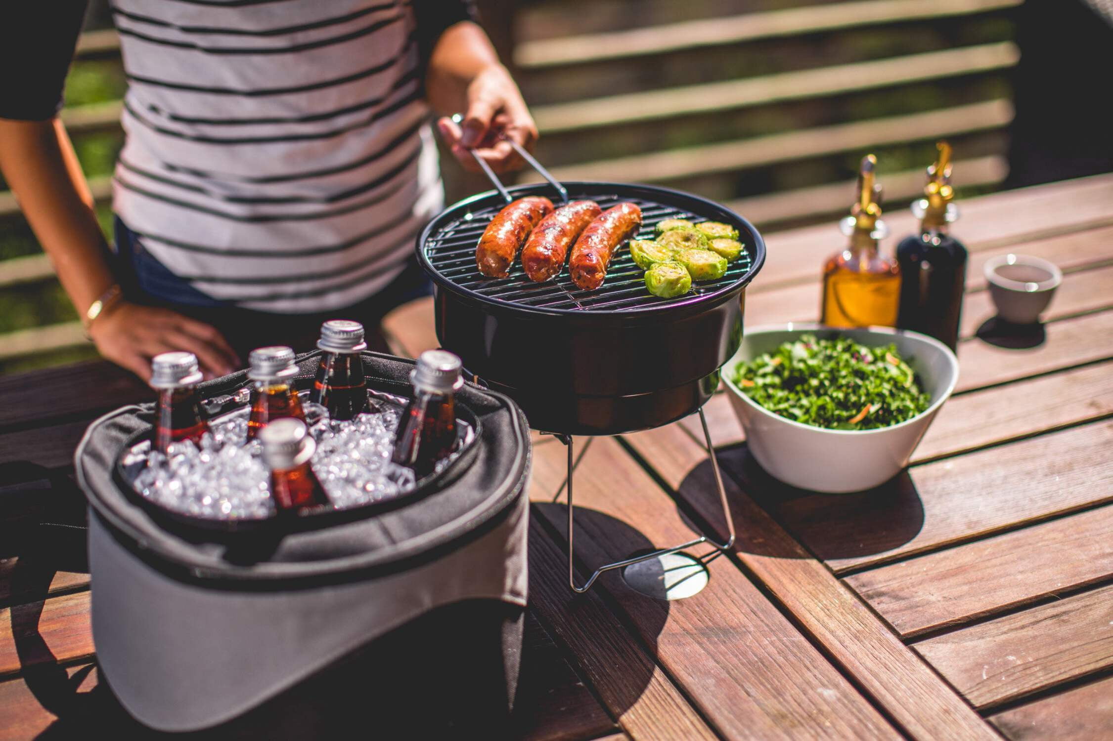 Oniva Caliente Portable Charcoal Grill and Cooler Tote (Black, 12 in x 12 in) tlda2