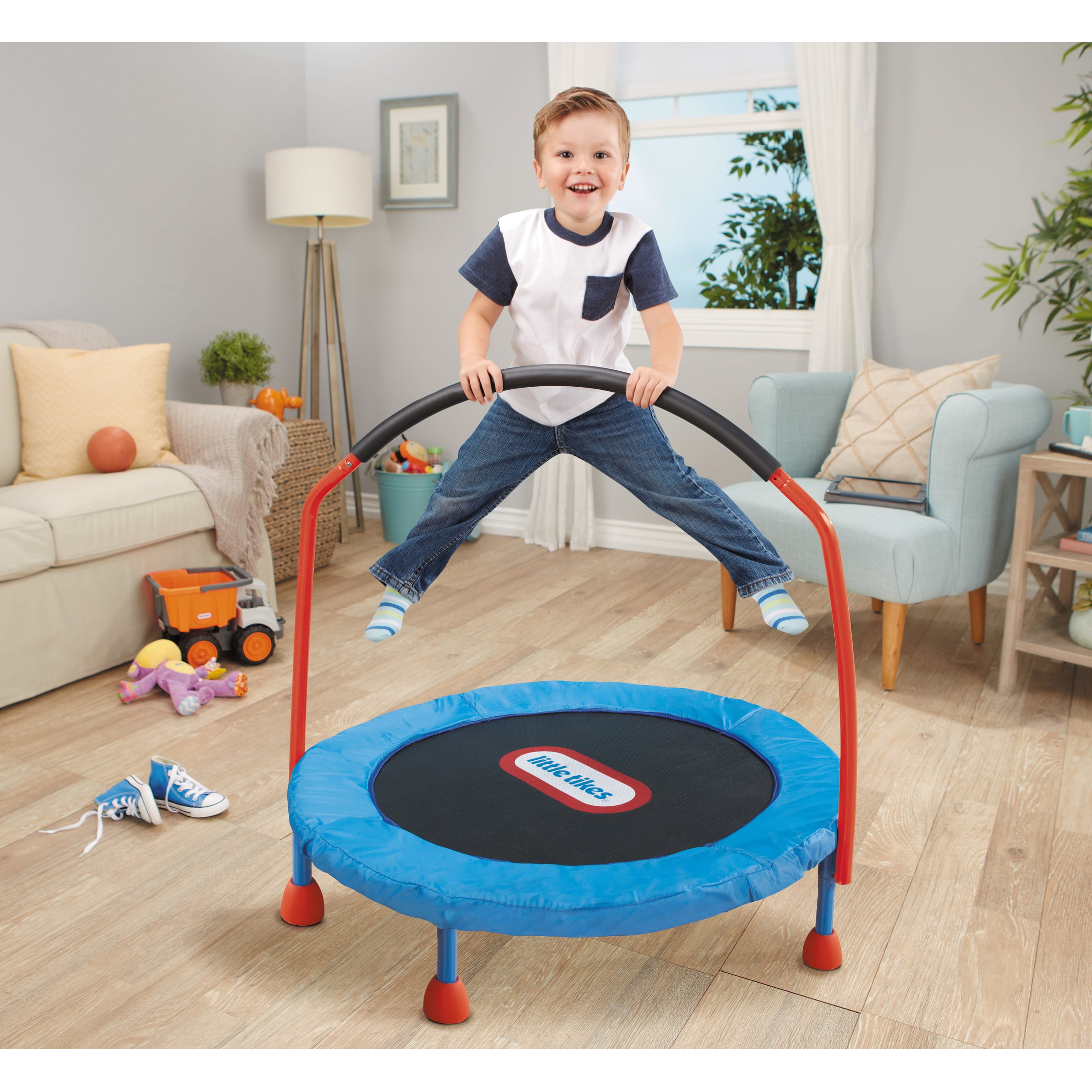 Little Tikes Easy Store 3-Foot Trampoline with Safety Hand Rail (Blue, 36 in) 9bvtj