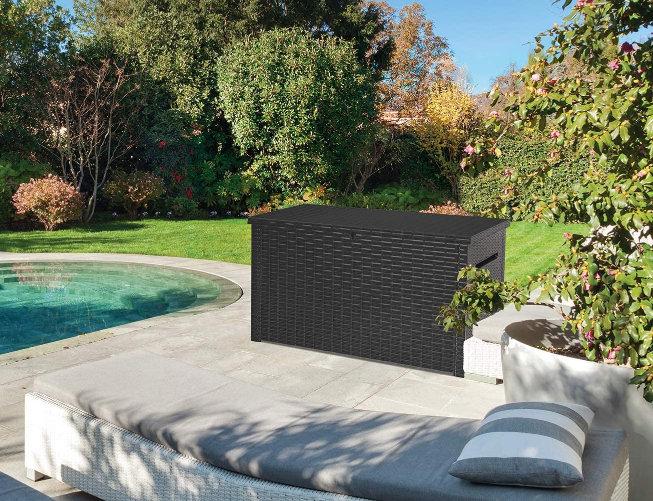 Keter Java 230 Gallon XL Weather-Resistant Resin Outdoor Deck Box (Grey, 57.5 in L x 32.67 in W x 33.85 in H) c32l6