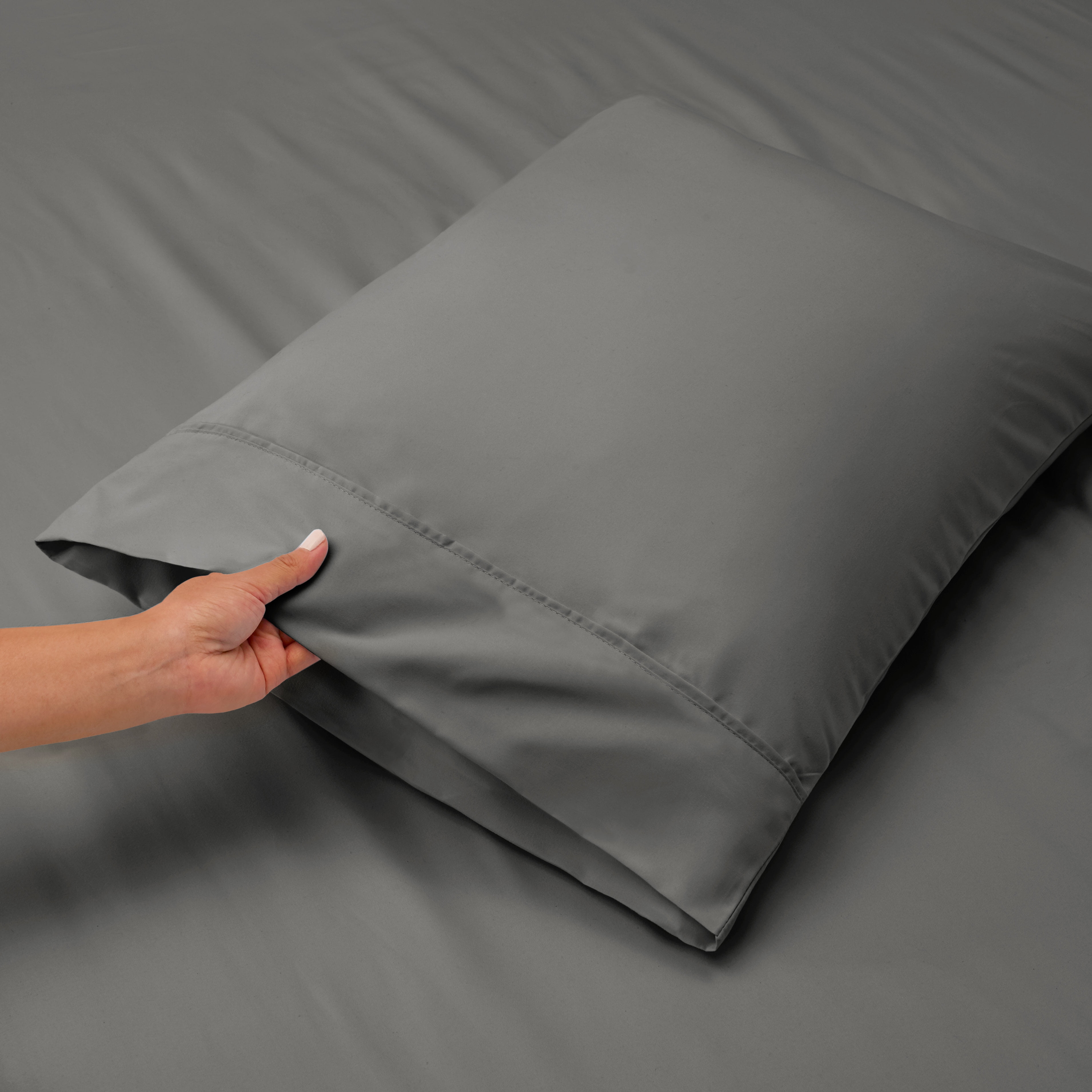Nestl Extra Deep Pocket Queen Bed Sheet Set (Dark Gray, 6 Piece, Fits 18-24 in Mattresses) 4dk4x