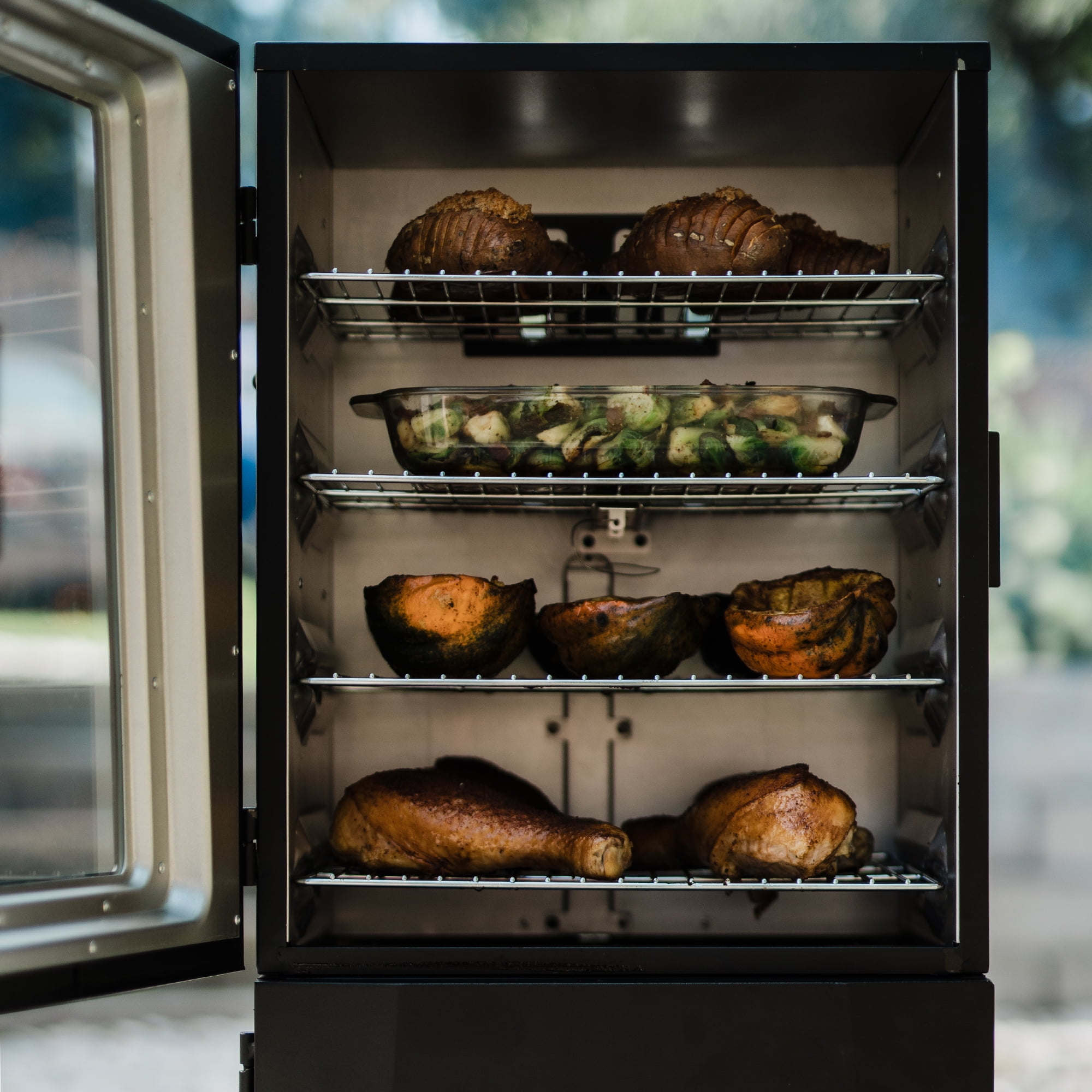Masterbuilt ThermoTemp XL Propane Vertical Food Smoker (Black, 960 sq in) muozx