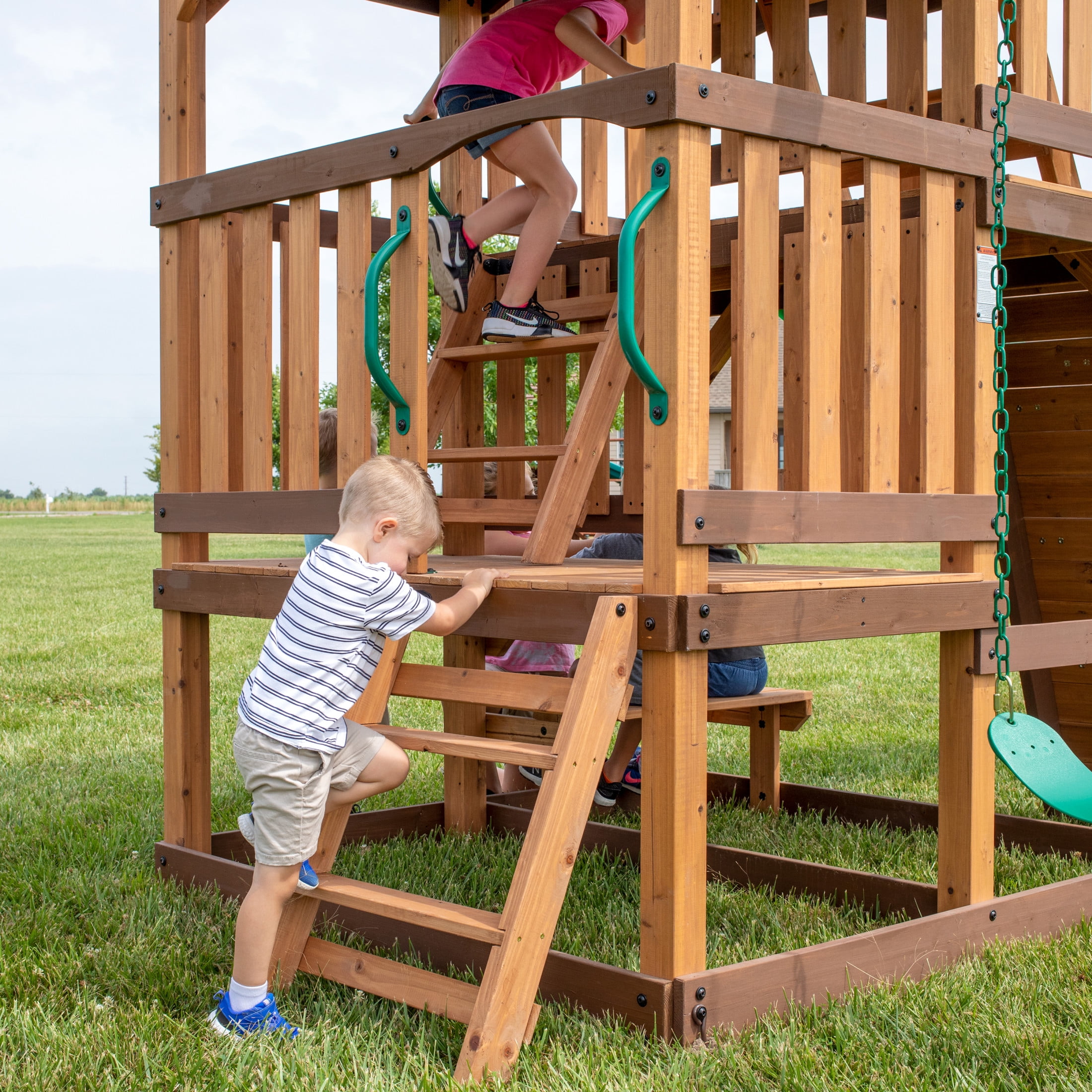 Backyard Discovery Highlander Cedar Wood Swing Set with Wave Slide and Three-Story Clubhouse (Brown, 10 ft Slide) 3xbnq