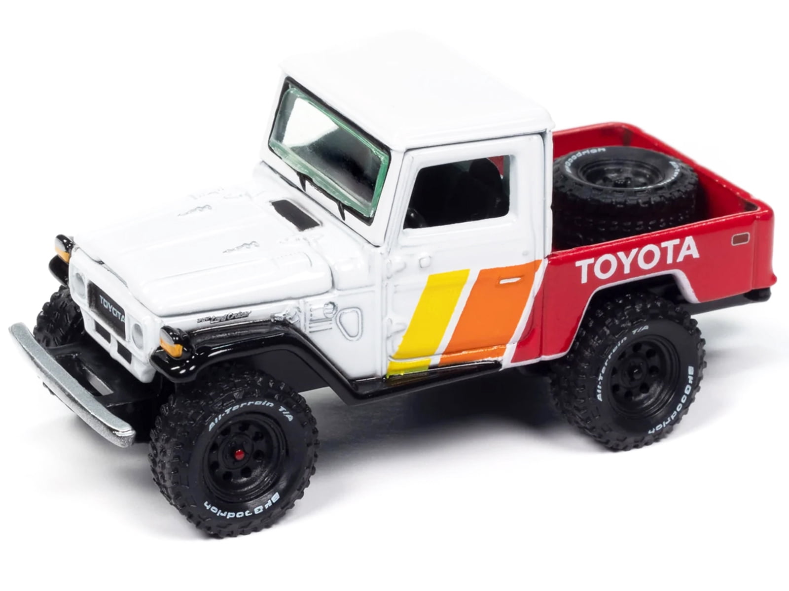Johnny Lightning 1980 Toyota Land Cruiser Pickup Truck with Open Car Trailer (White and Red, 1/64 Scale) 8lpuh