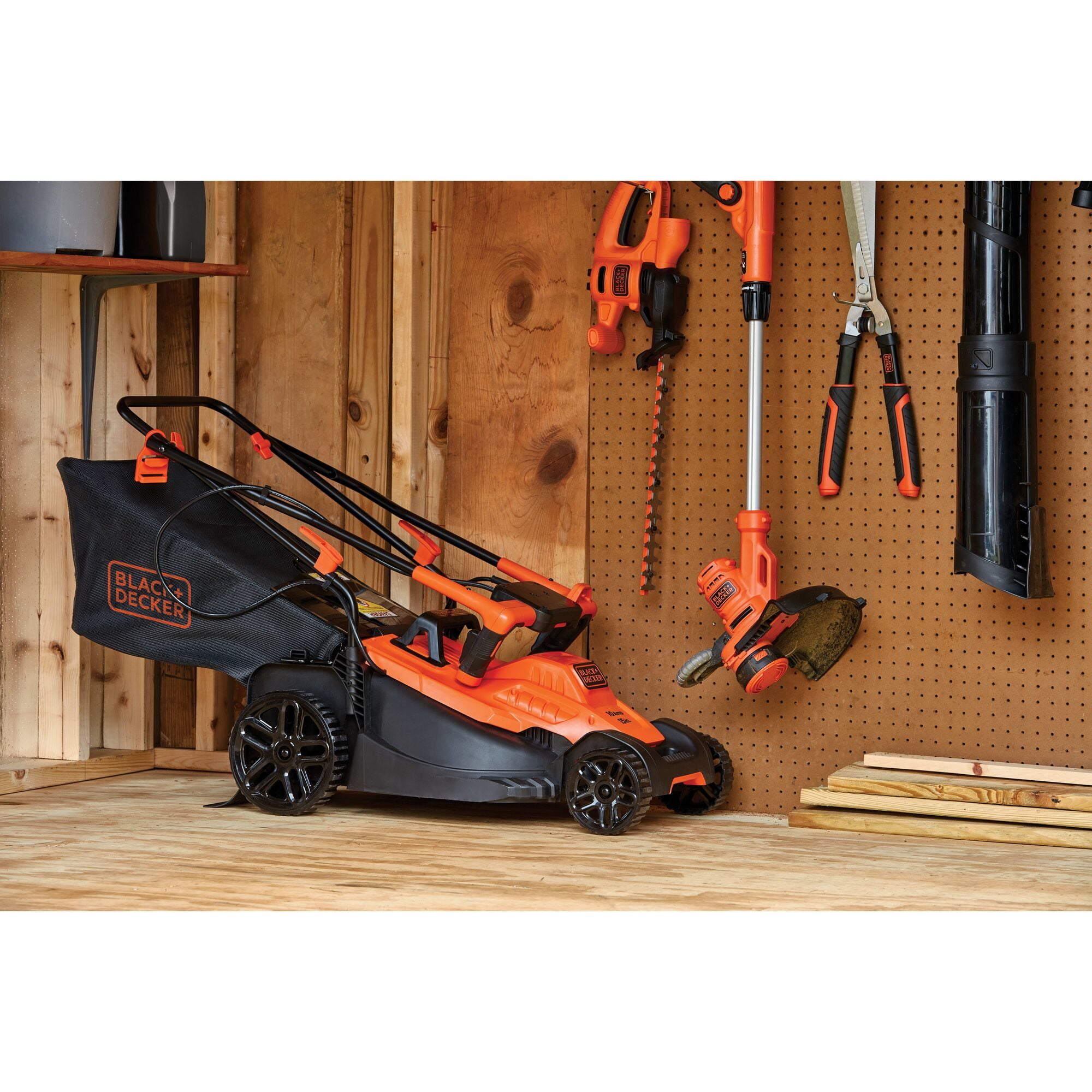 BLACK+DECKER 15 Inch Corded Electric Push Mower with Comfort Grip Handle (Black, 15 in) 246h4