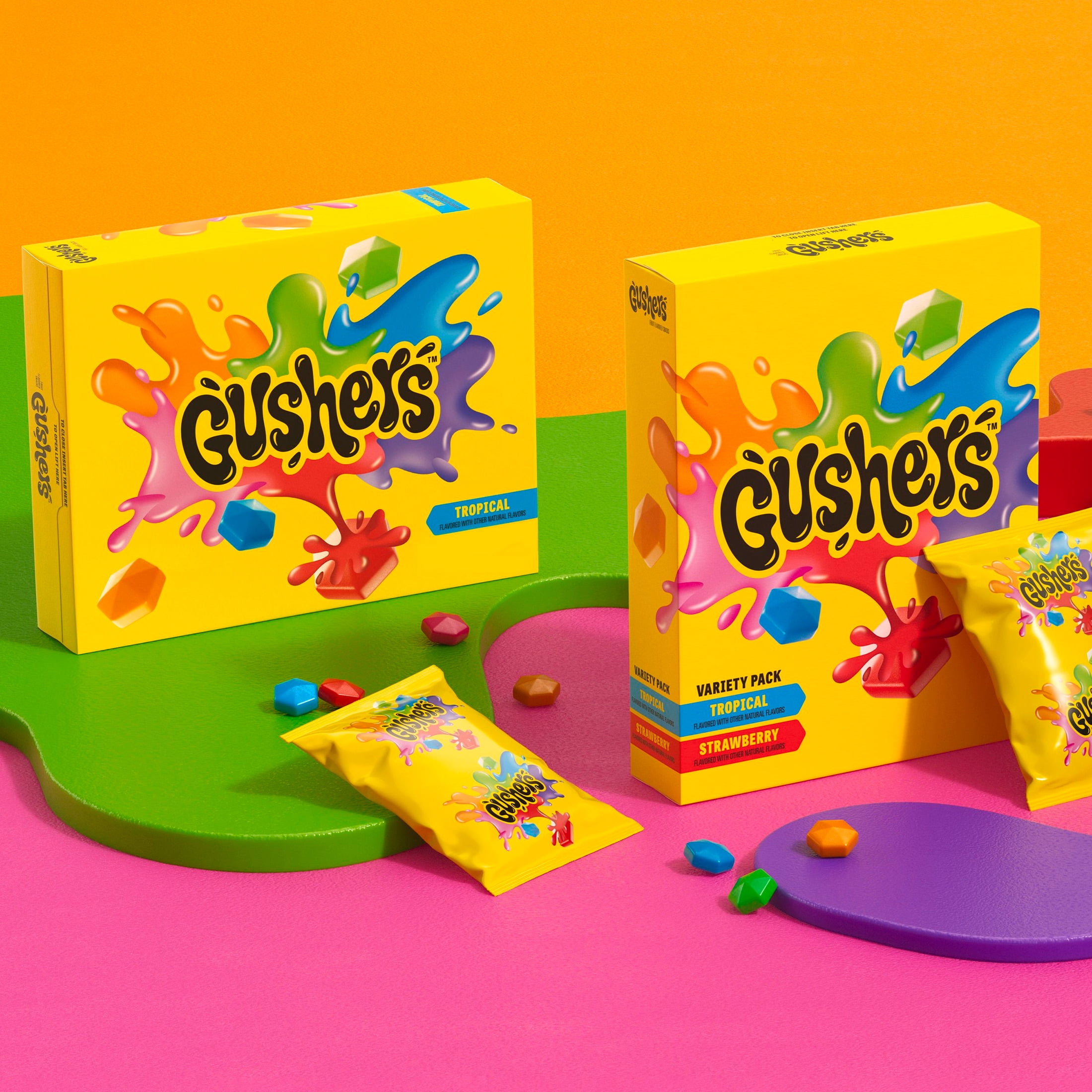 Gushers Fruit Flavored Snacks, Tropical and Strawberry Variety Pack (20 Pouches, 16 oz) 5w0m6