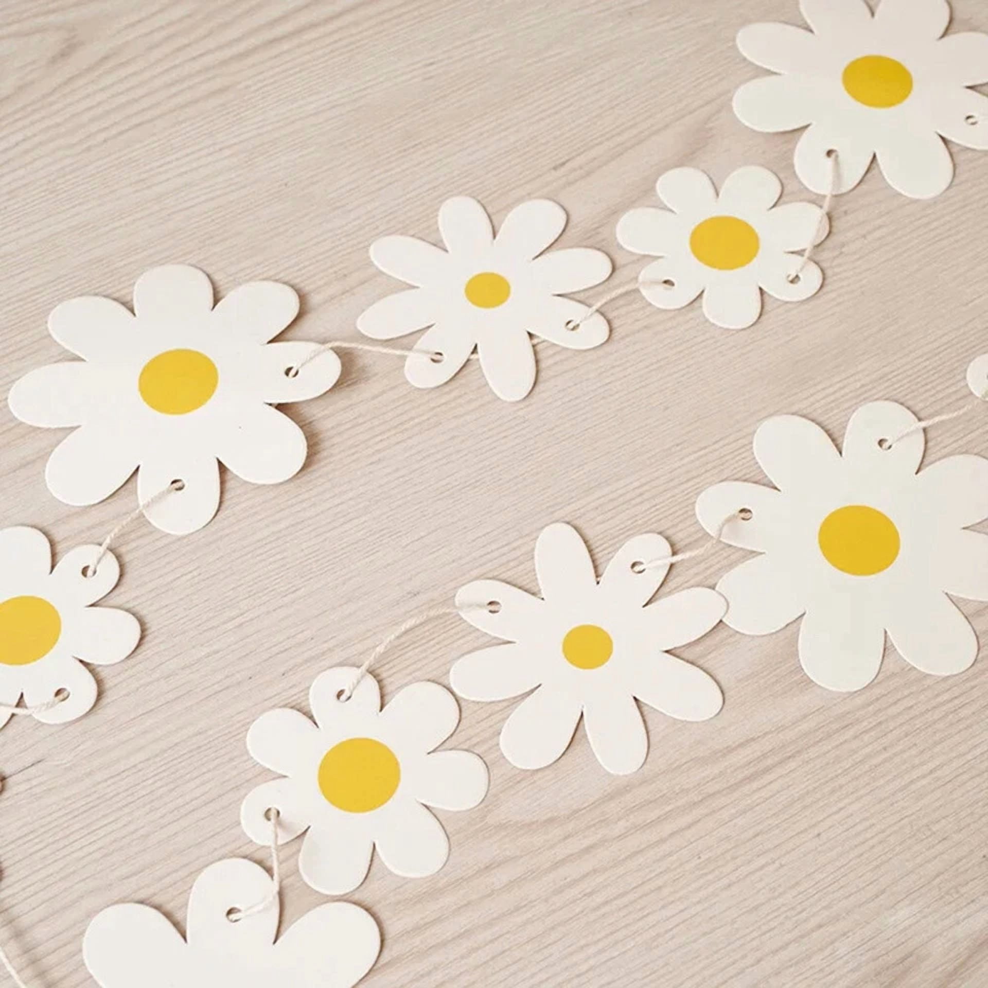 FLINT Daisy Garland Flower Bunting Banner (Spring Floral Party Decoration, 6 ft) ifkaw