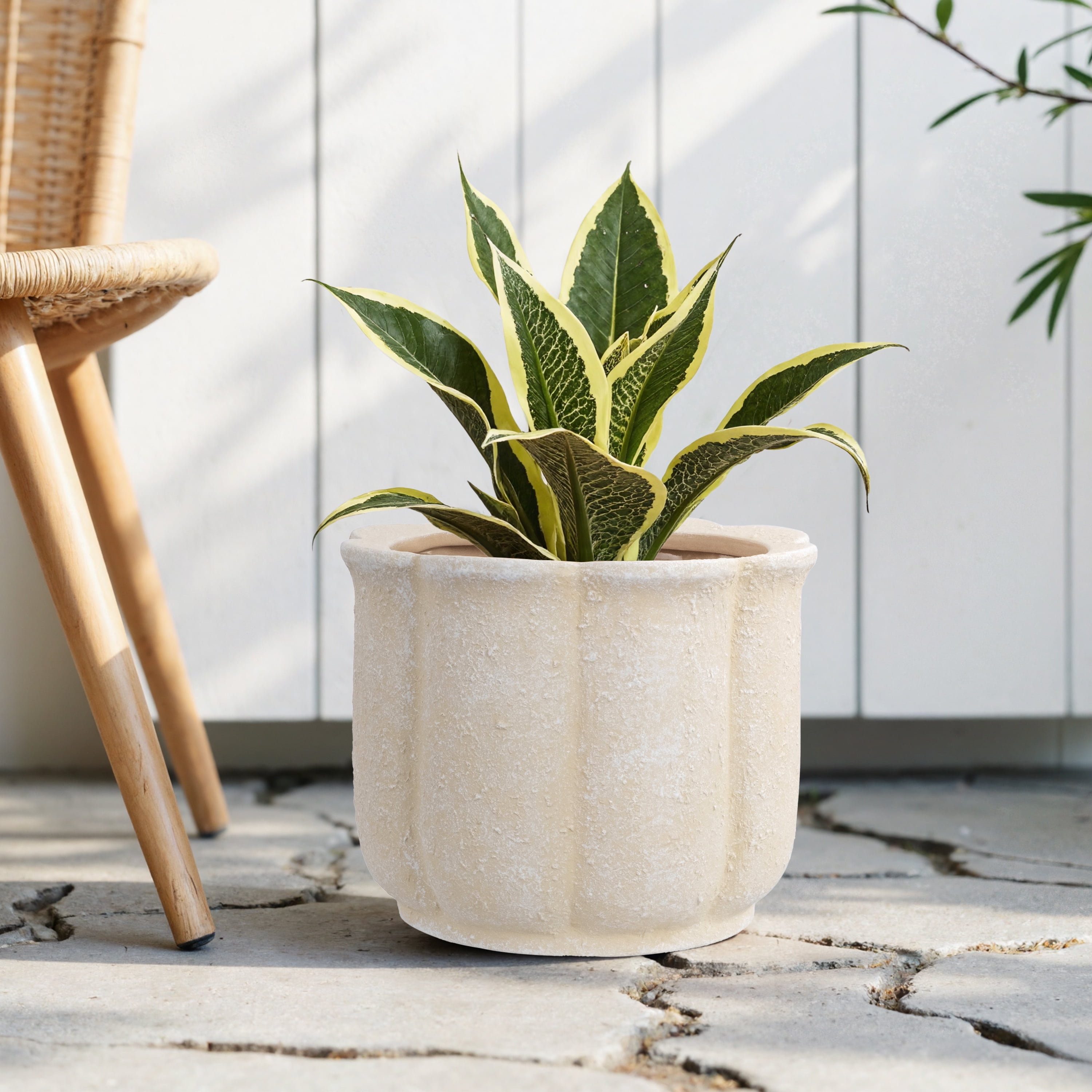 My Texas House Ceramic Flower Planter, Elegant Decorative Pot for Indoor and Outdoor Use (Peach, 8.2 in Diameter x 6.5 in Height) dp4zh