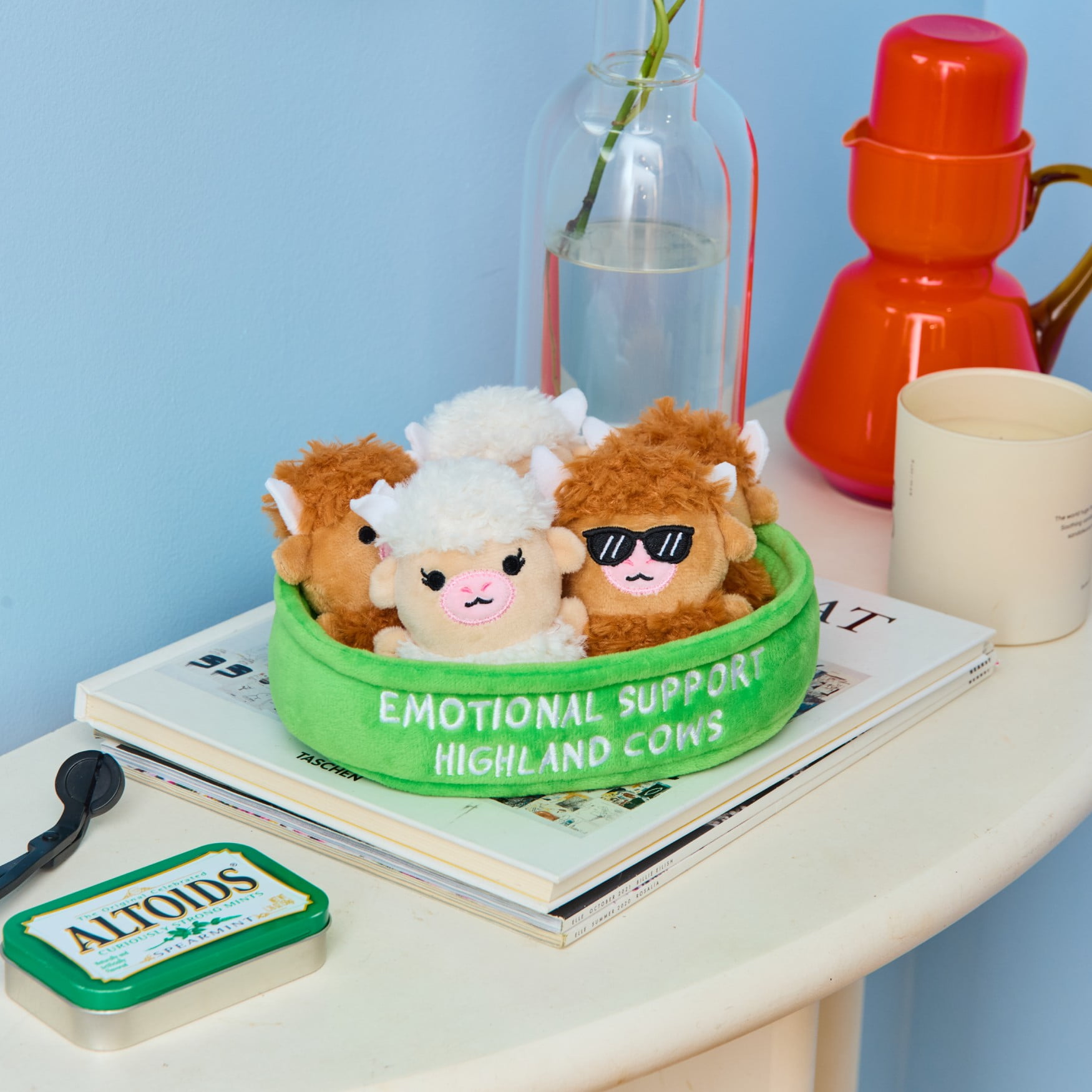 Emotional Support Pals Highland Cow Plush Set, Soft Stuffed Animal Toys with Carrying Basket (Brown, 5-Piece Set) oeqho