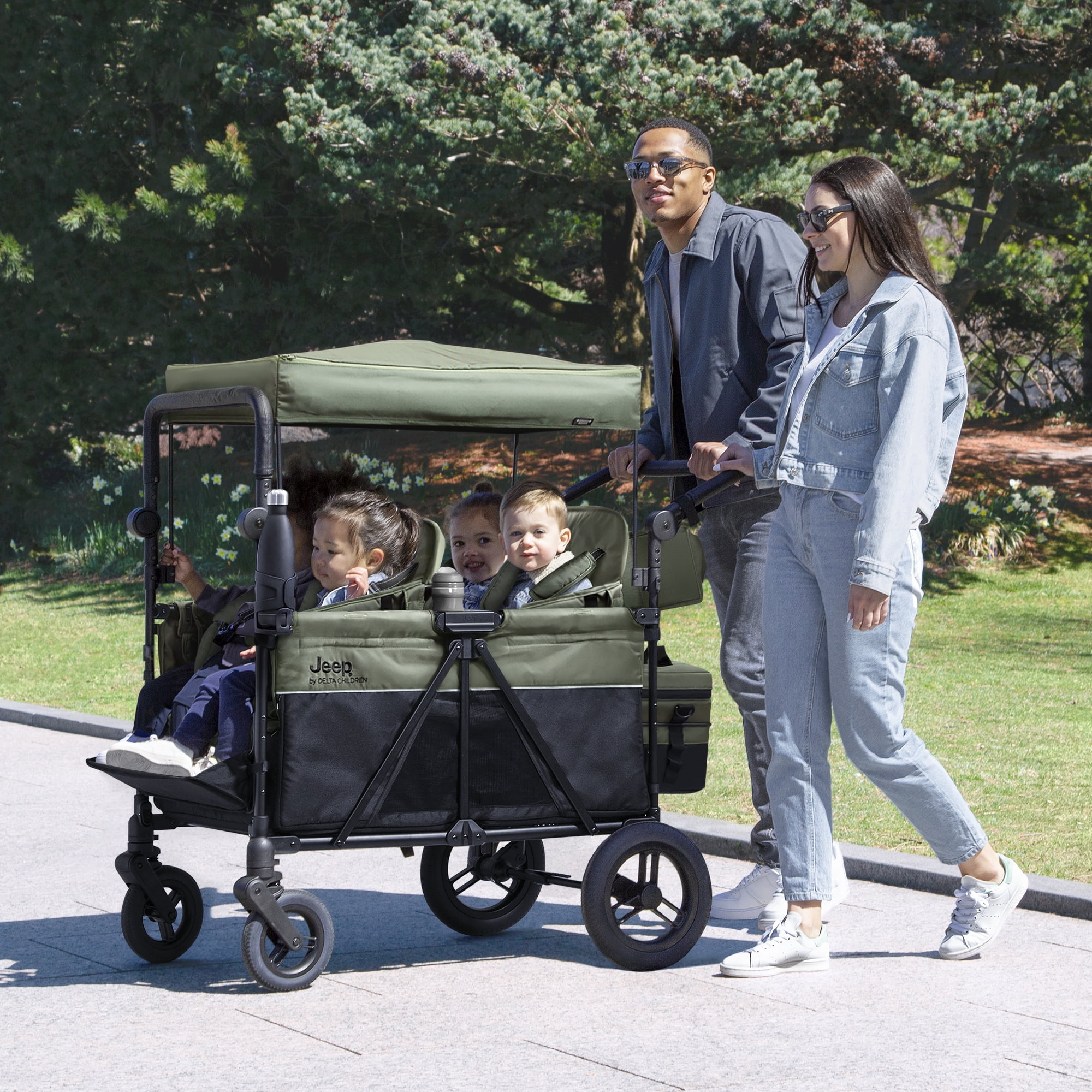 Jeep Wrangler Deluxe 4-Seater Stroller Wagon by Delta Children (Black/Green, 41 in L x 30.25 in W x 51 in H) hed8z
