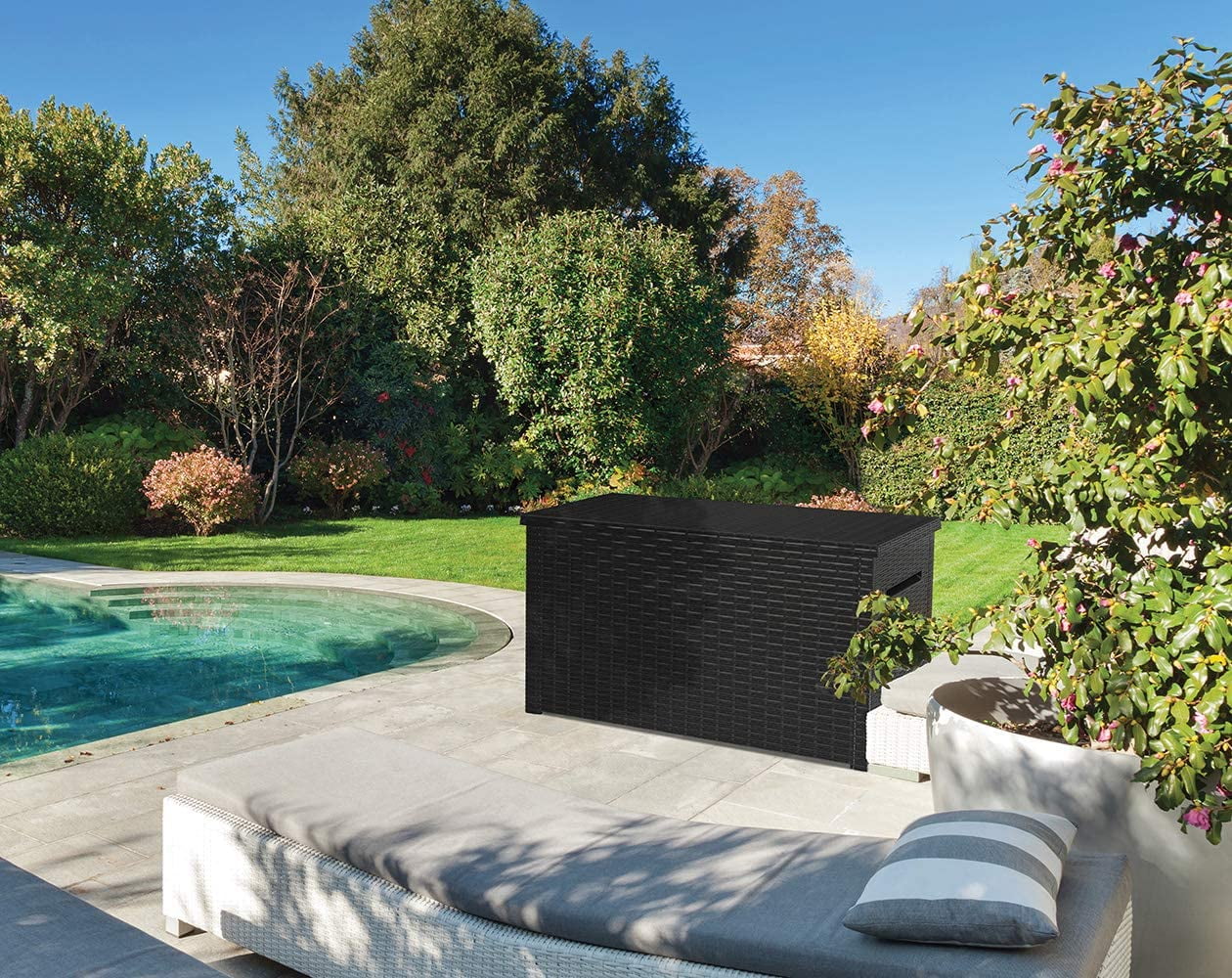 Keter Java 230 Gallon XL Weather-Resistant Resin Outdoor Deck Box (Grey, 57.5 in L x 32.67 in W x 33.85 in H) c32l6
