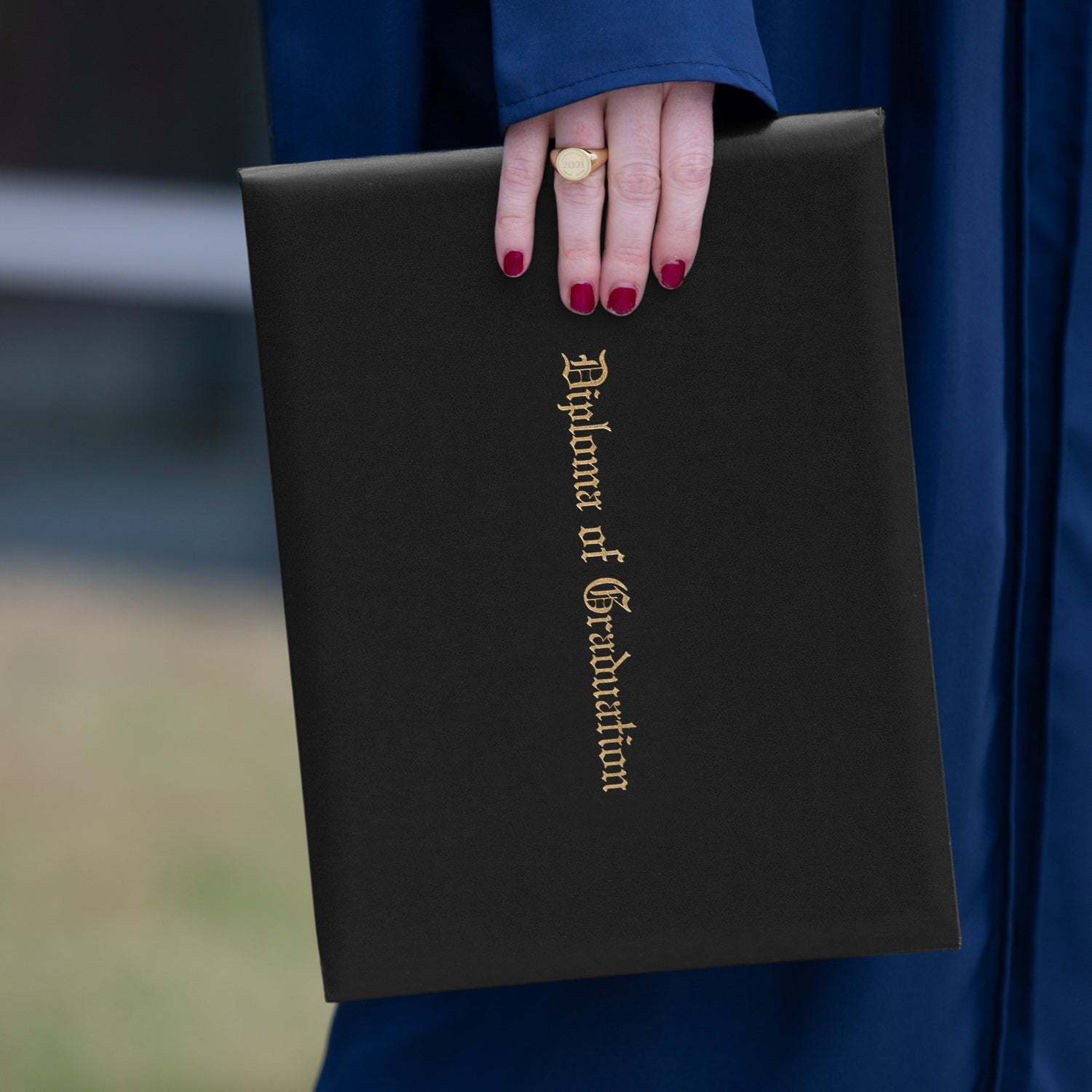Endea Graduation Diploma Cover with Gold Foil Imprint (Black, 8.5 in x 11 in) m110k